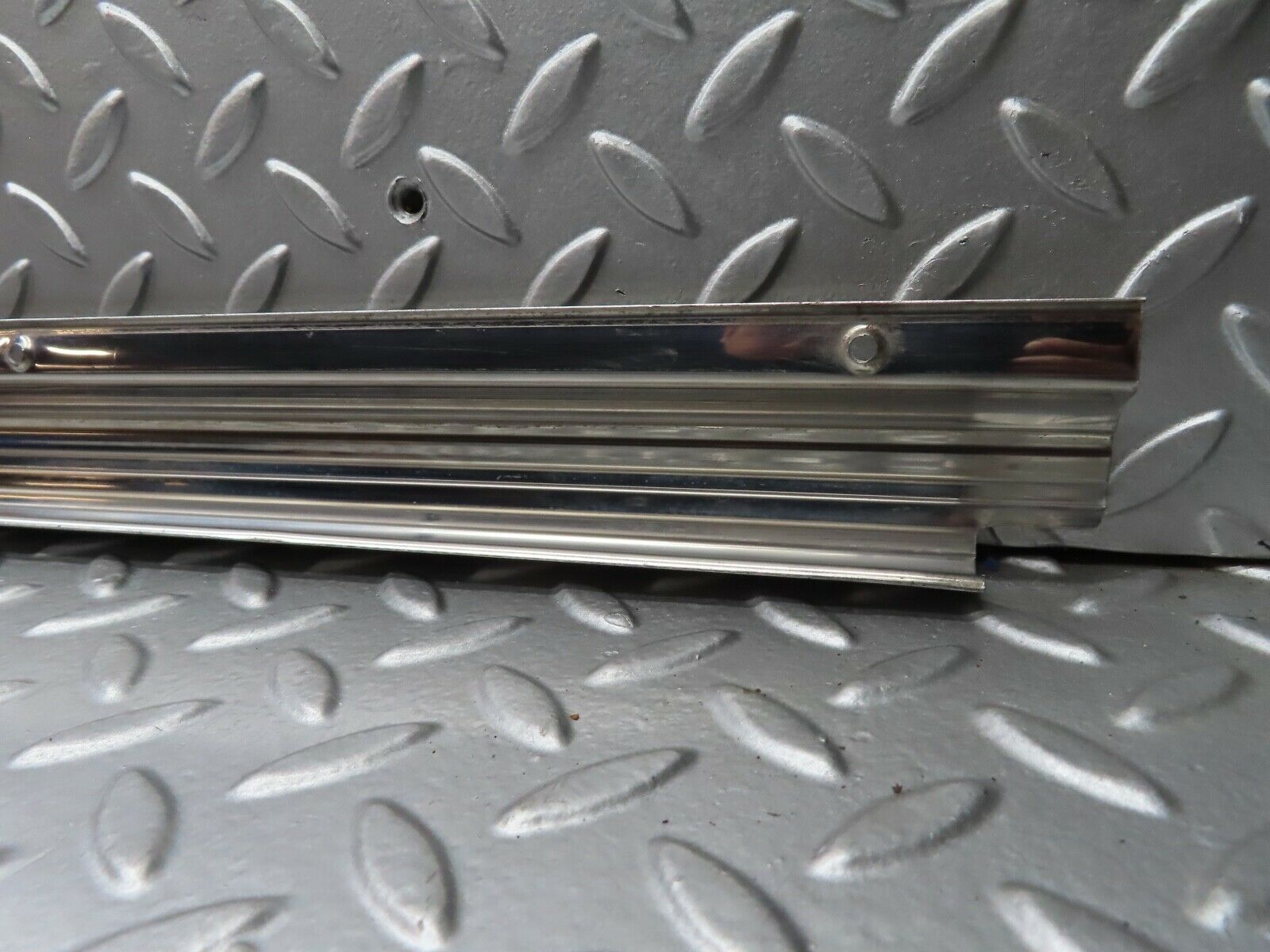 20818 Mercedes-Benz W114 250CE Coupe Right Door Sill Chrome