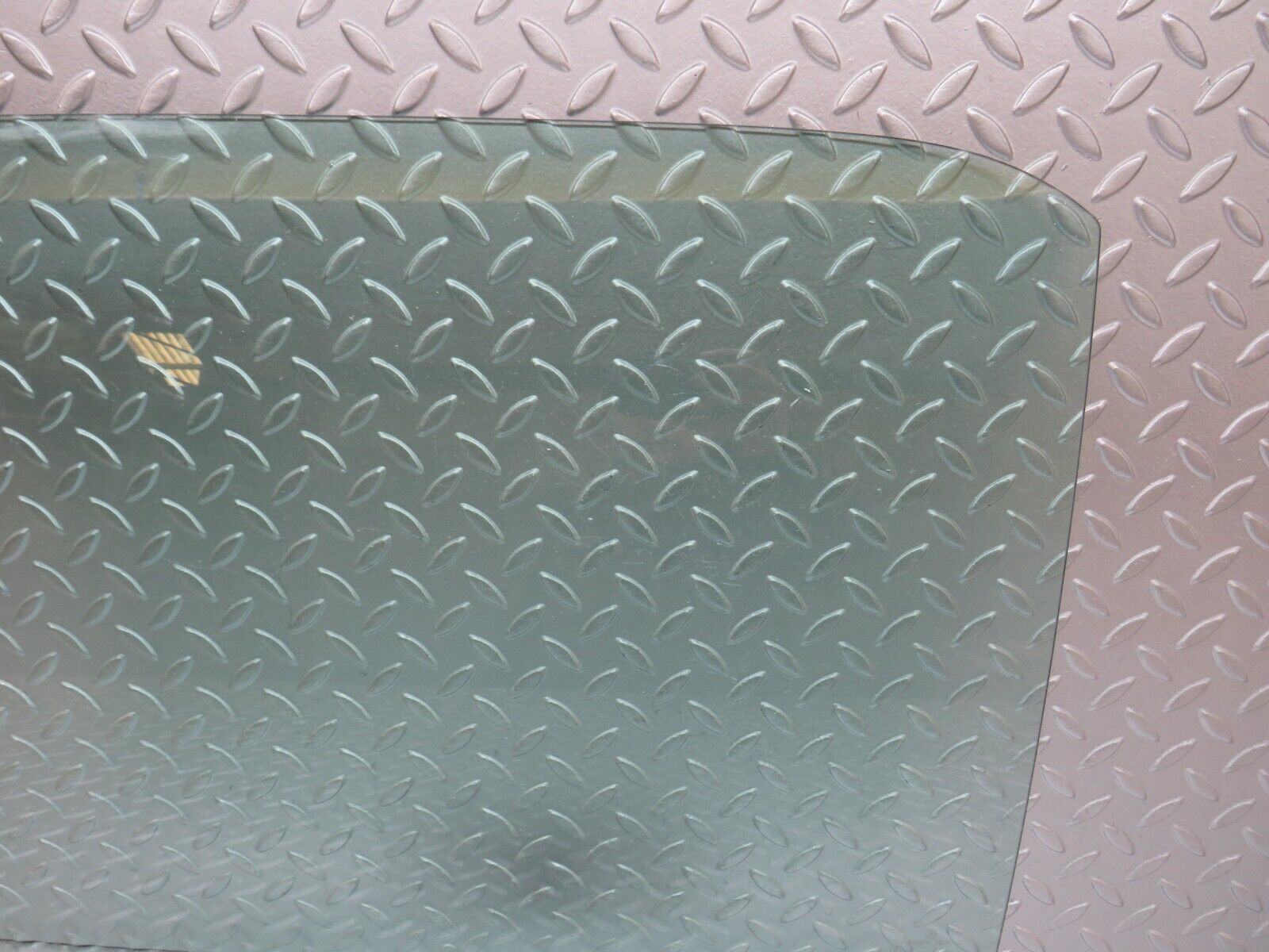 33993 Mercedes-Benz W124 260E Rear Left Door Window Glass