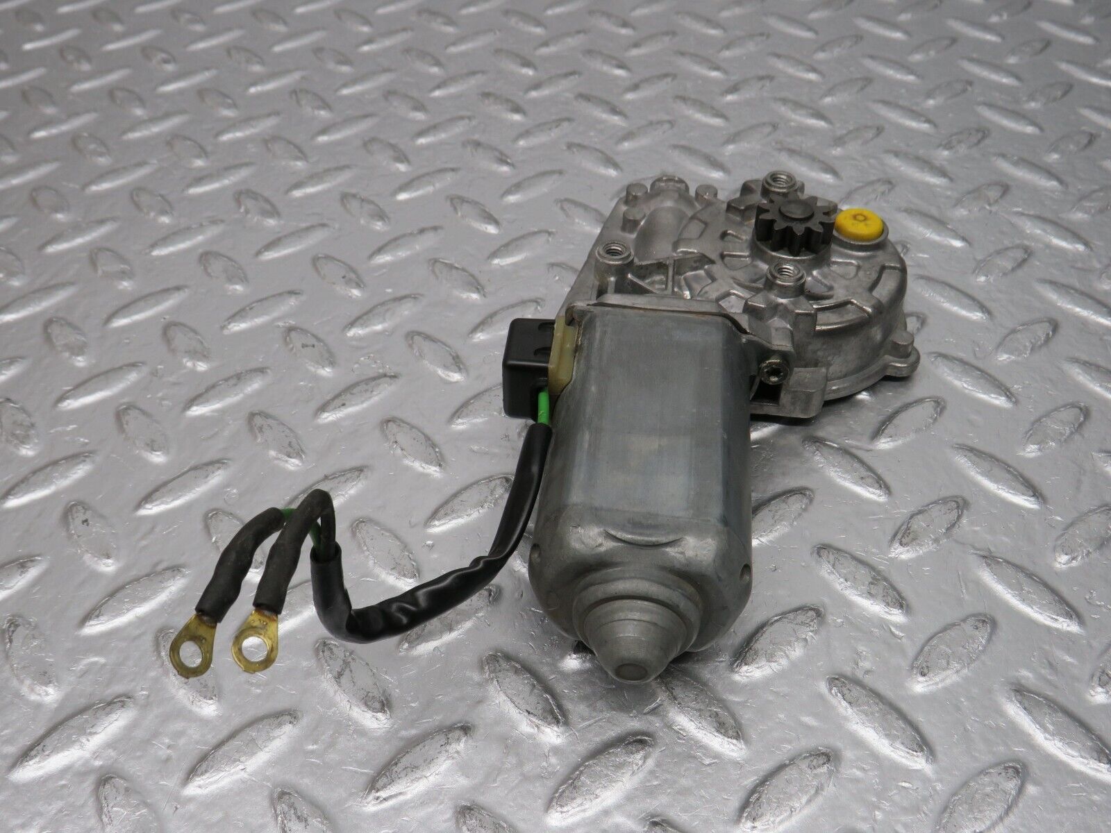 32451 Mercedes-Benz S124 300TE Window Regulator Motor Left Bosch 0130821284