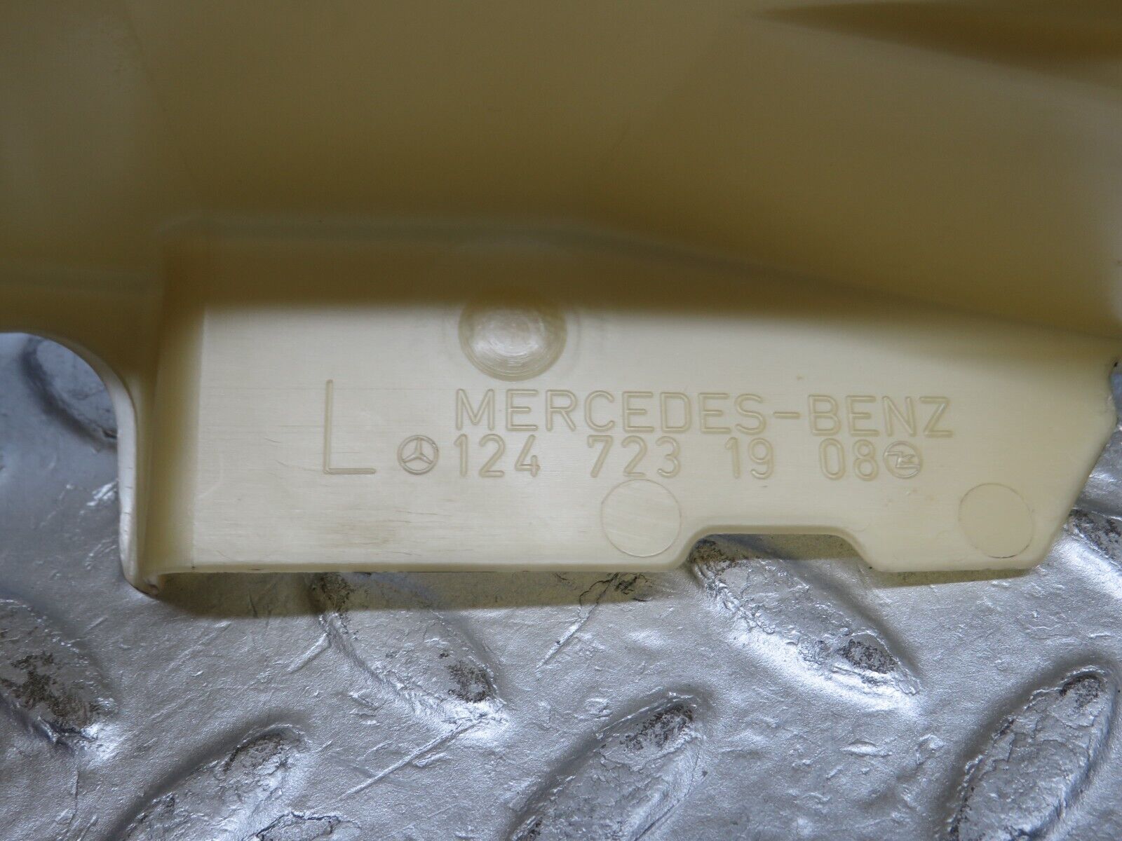 37774 Mercedes-Benz A124 320E Cabriolet Left Door Lock Mechanism Cover 1247231908