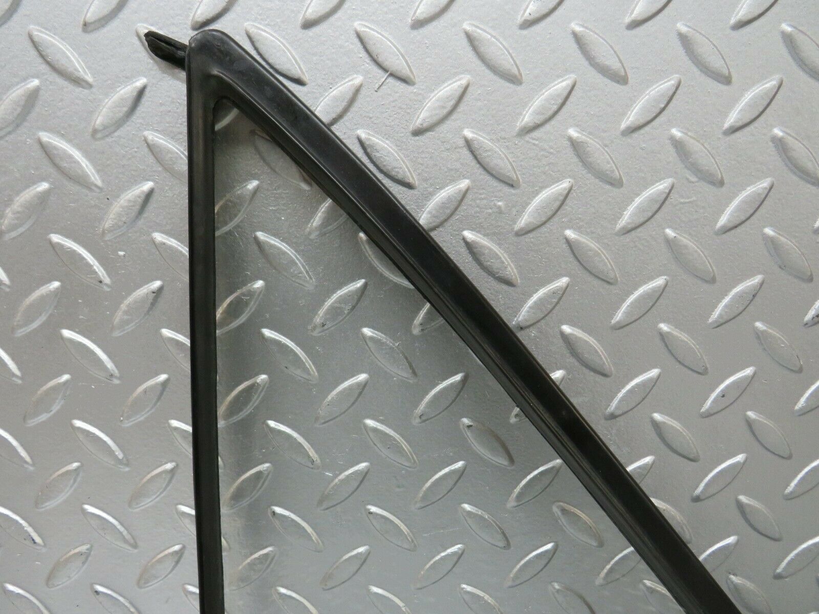 23651 Mercedes-Benz W114 280E Rear Right Quarter Window