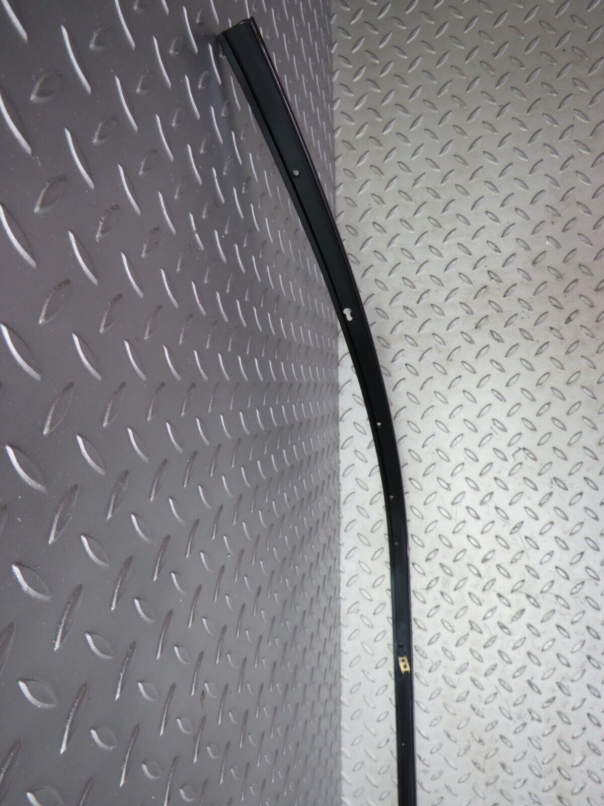 26625 Mercedes-Benz C124 220CE Coupe Roof Chrome Trim Right Side