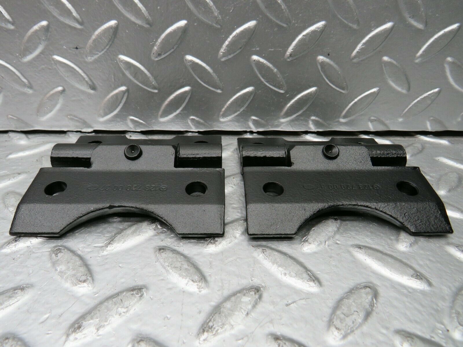 23119 Mercedes-Benz C123 230CE Coupe Door Hinges Pair 1237200037