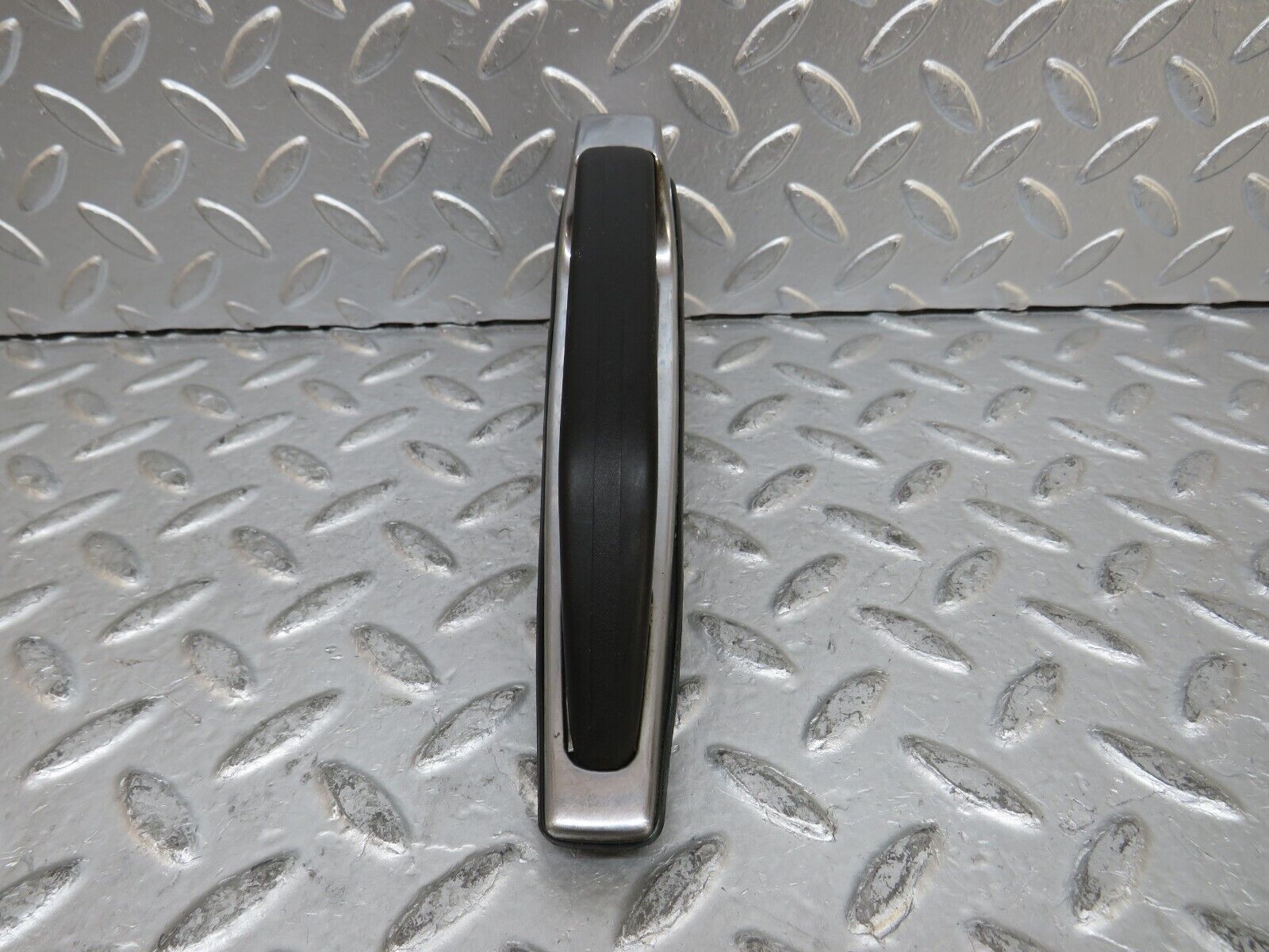 29769 Mercedes-Benz W123 230E Rear Left Exterior Handle 1237600359