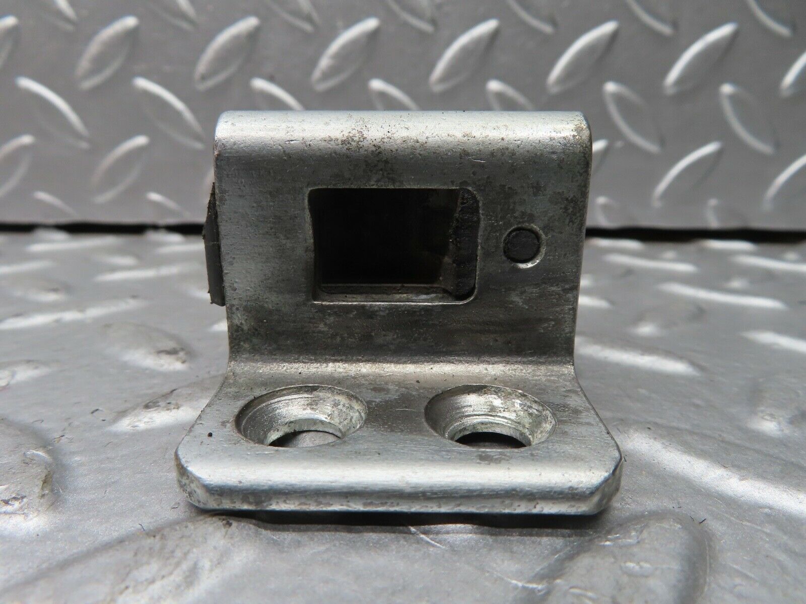 21517 Mercedes-Benz W126 300SE Door Lock Latch Right Side