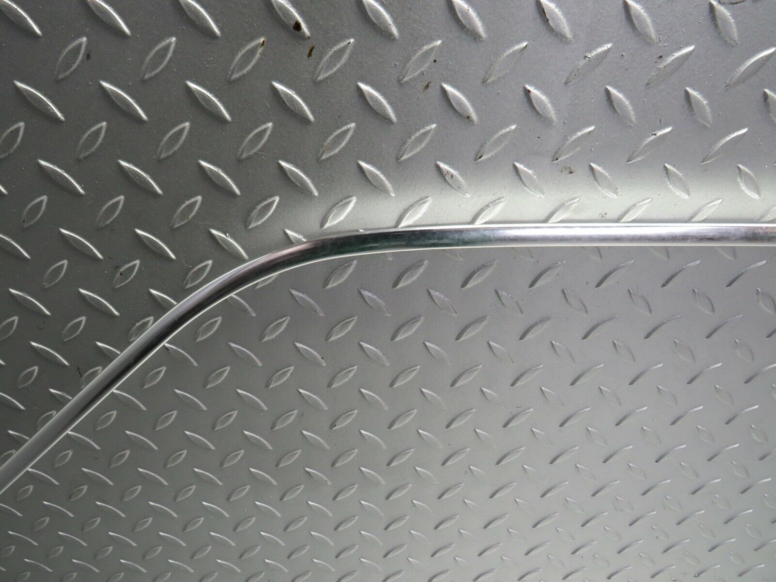 21808 Mercedes-Benz W126 300SE Roof Chrome Trim Left Side