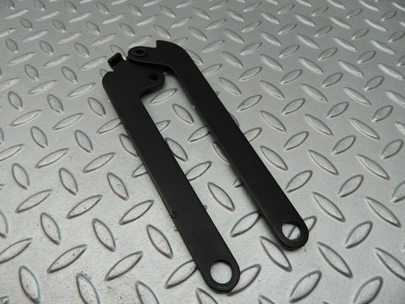 3622 Mercedes-Benz W115 220D Left Bonnet Hinge