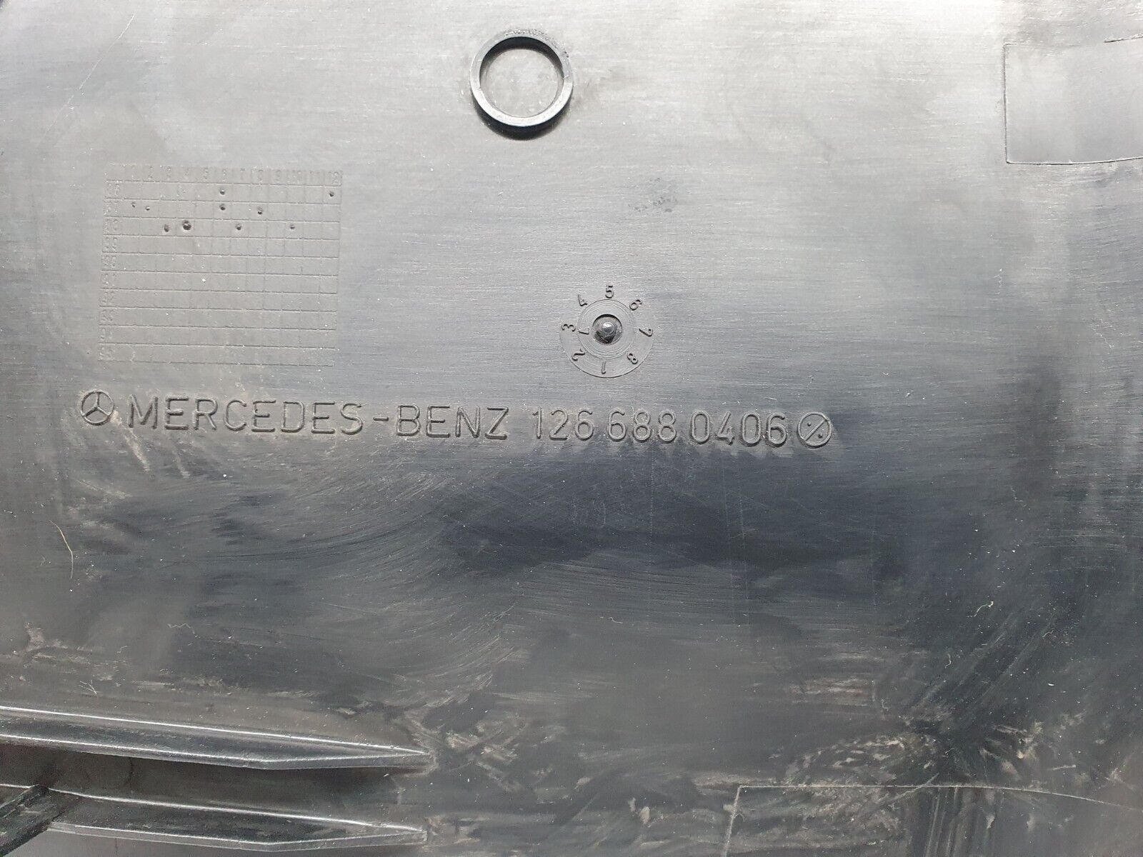 41046 Mercedes-Benz W126 300SE Front Right Kick Panel Beige 1266880406