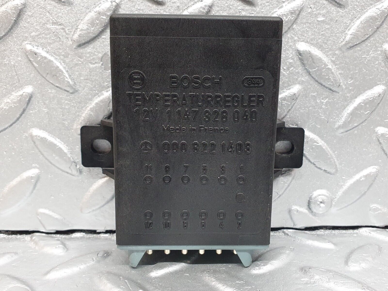 40884 Mercedes-Benz W126 300SE Heating Control Unit Bosch 0008221403 1147328040