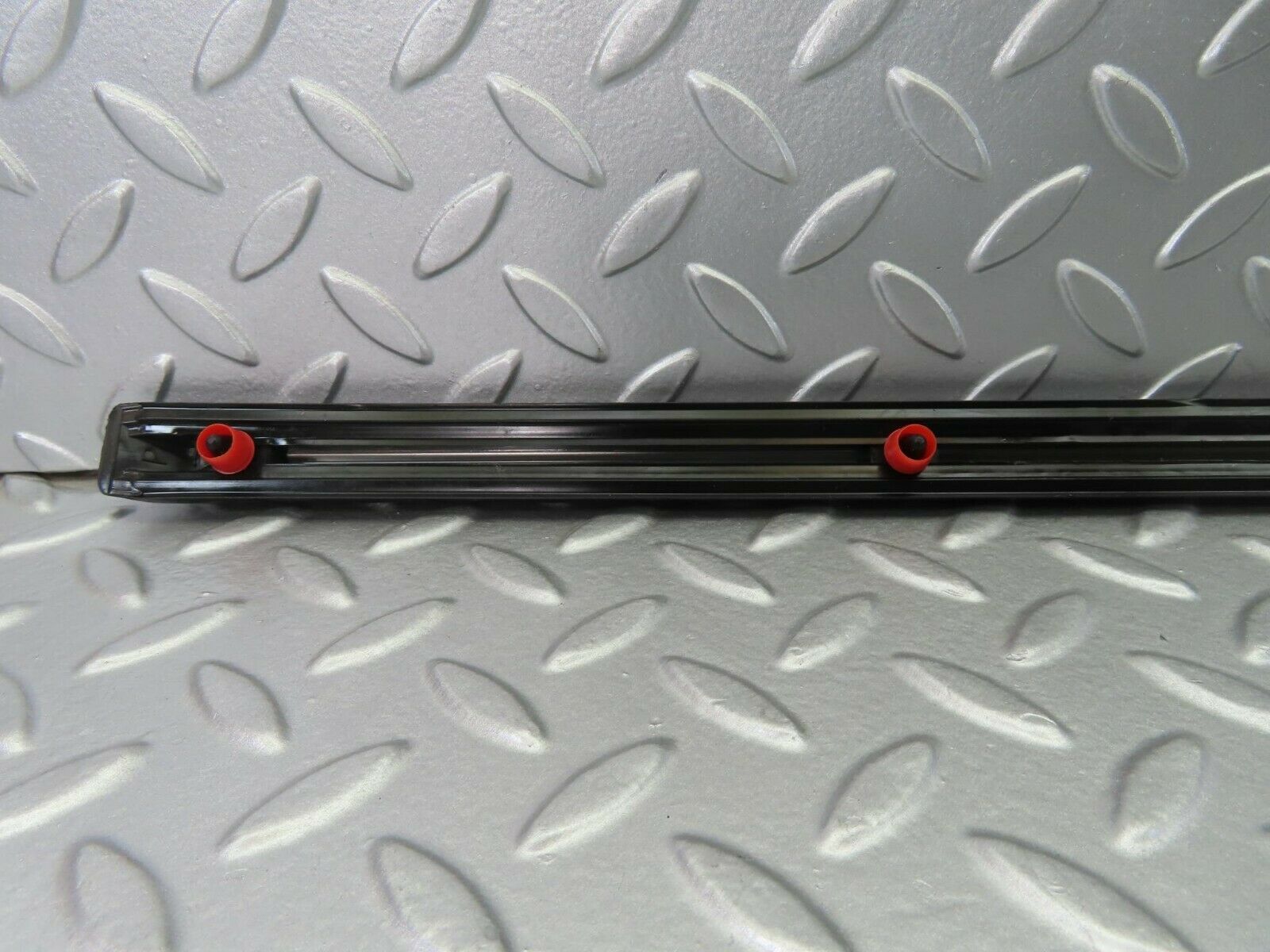 10243 Mercedes-Benz W123 Rear Right Door Centre Moulding Trim