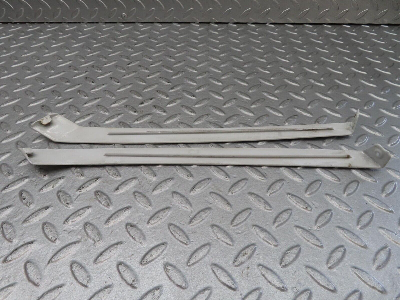 16439 Mercedes-Benz W124 260E C Pillar Lower Moulding Trim