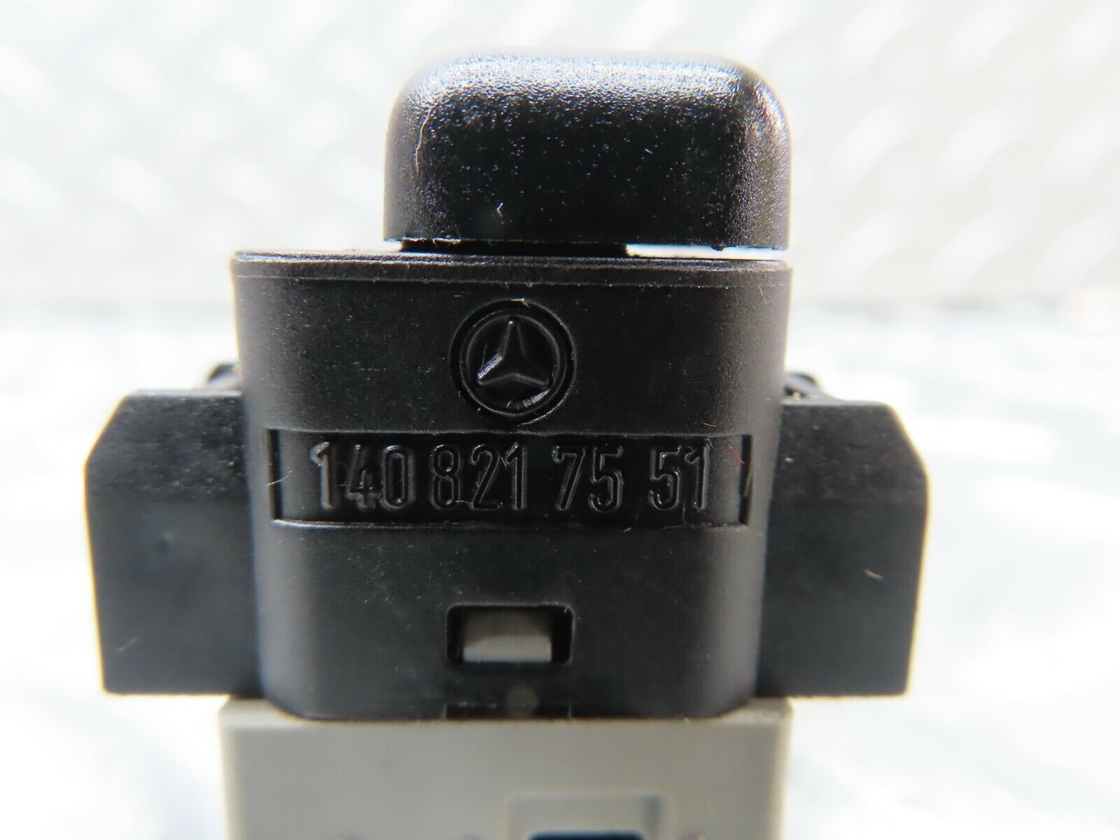 19723 Mercedes-Benz C140 CL420 Coupe Child Lock Control Switch 1408217551