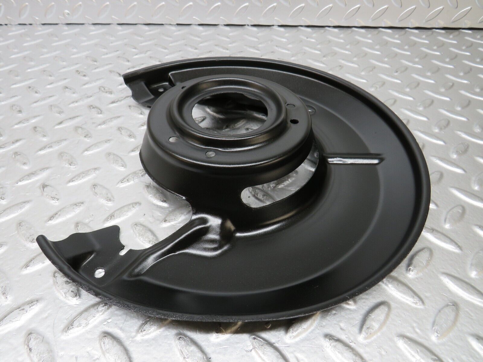 26240 Mercedes-Benz W116 450SE Front Right Brake Disc Protection Plate