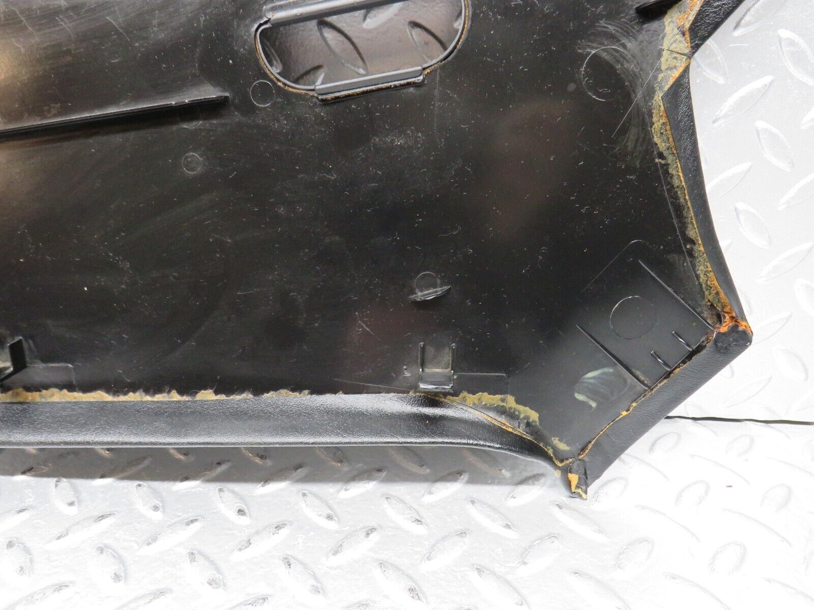 31568 Mercedes-Benz W201 190LE 1.8L C Pillar Cover Trim Left Black 2016950144