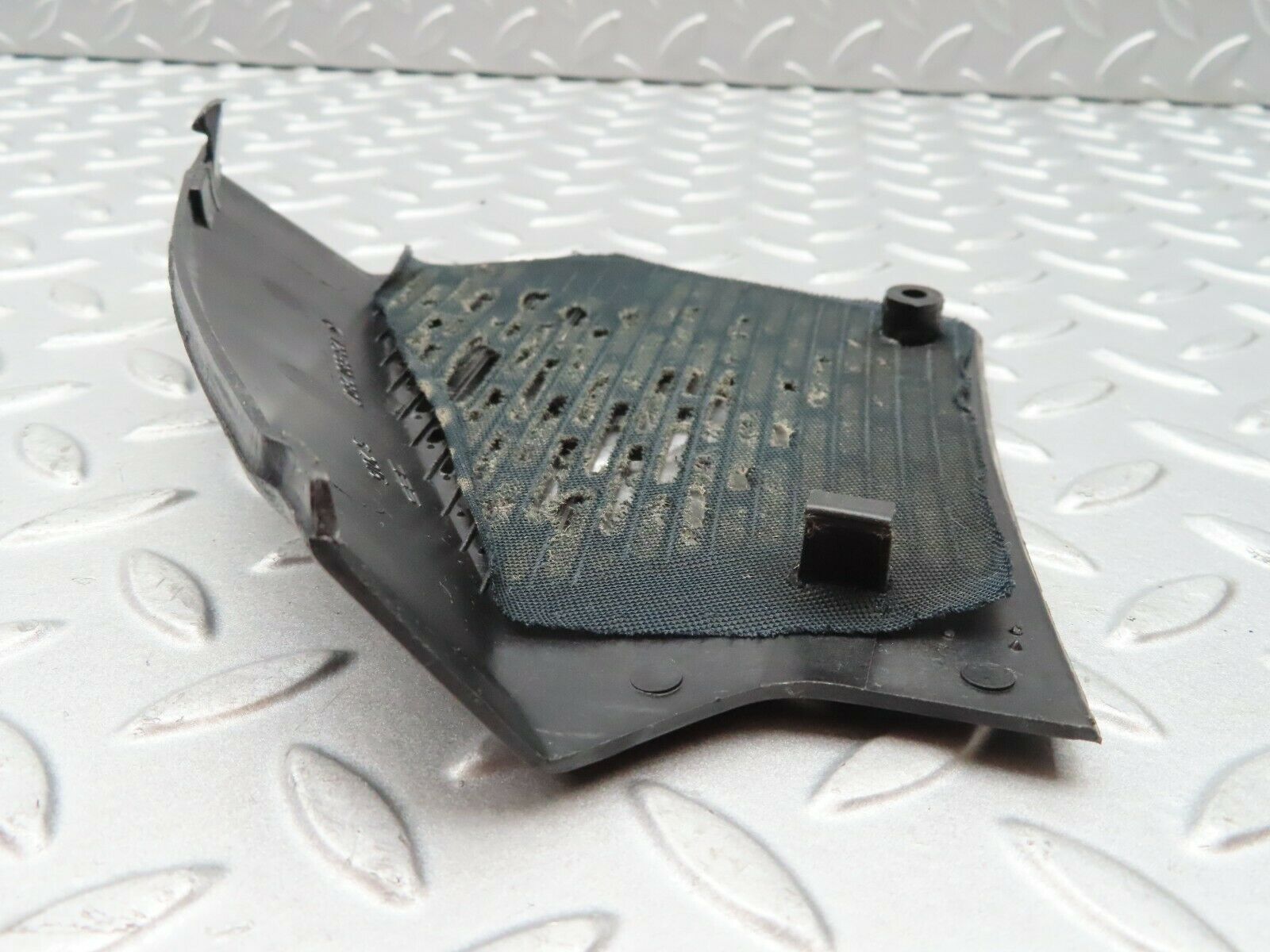 4326 Mercedes-Benz W123 230E Front Right Speaker Cover 1236802807