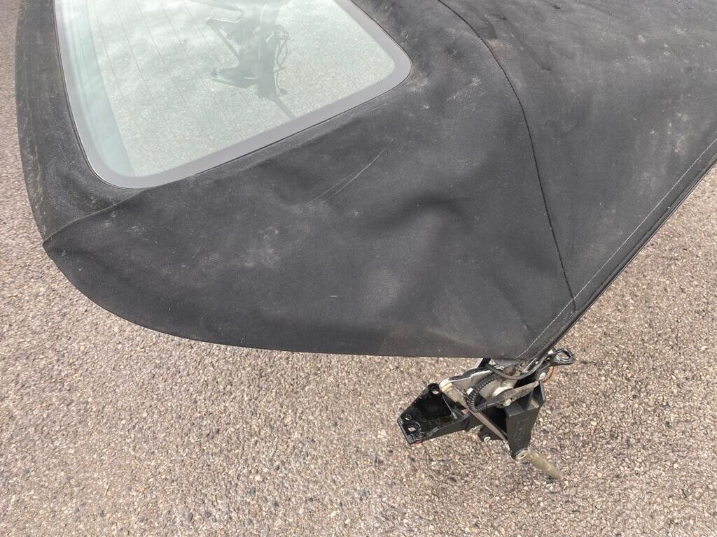 38226 Mercedes-Benz A124 320E Cabriolet Soft Top