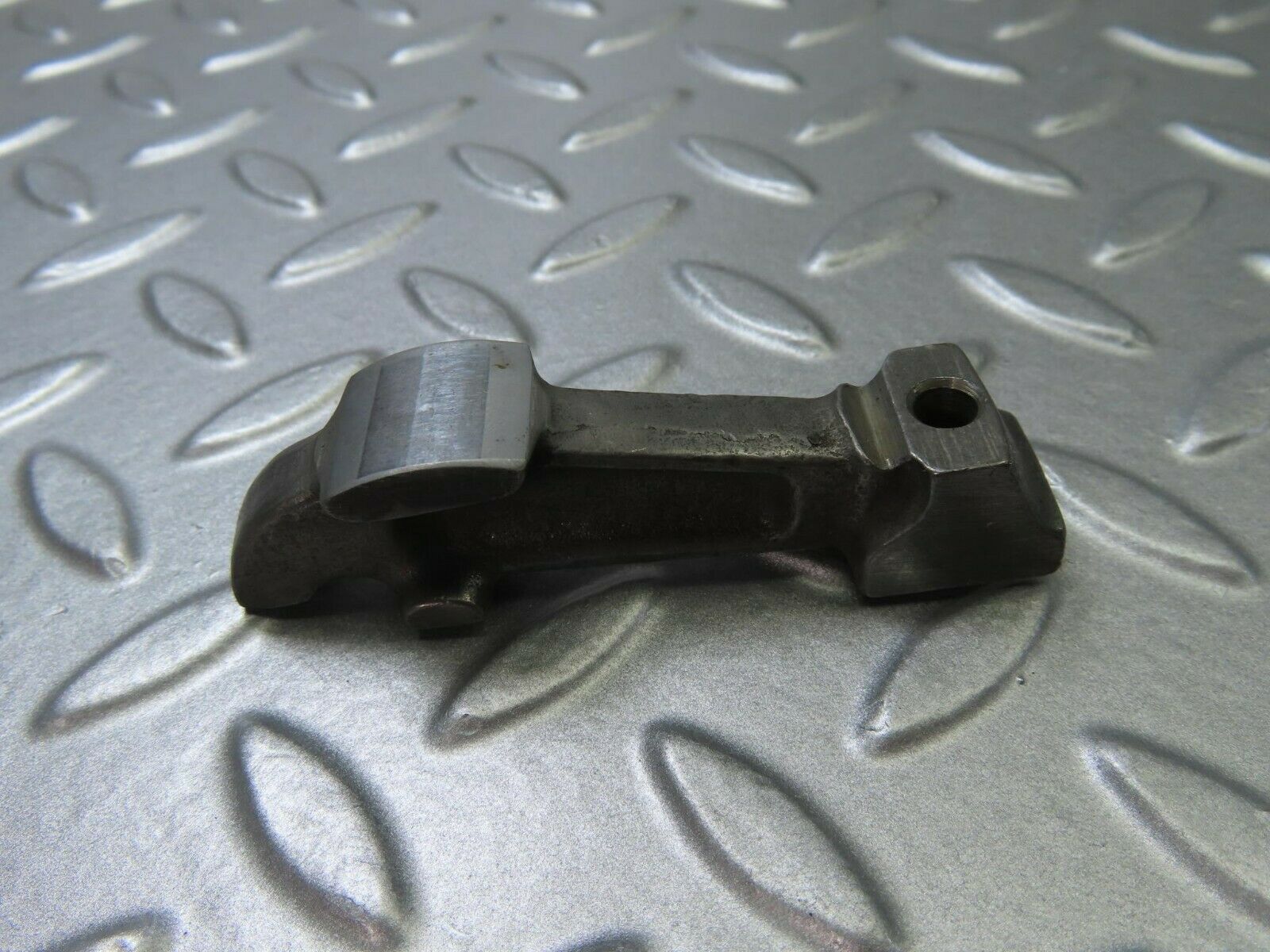 9140 Mercedes-Benz W108 Valve Rocker Arm With Retaining Spring