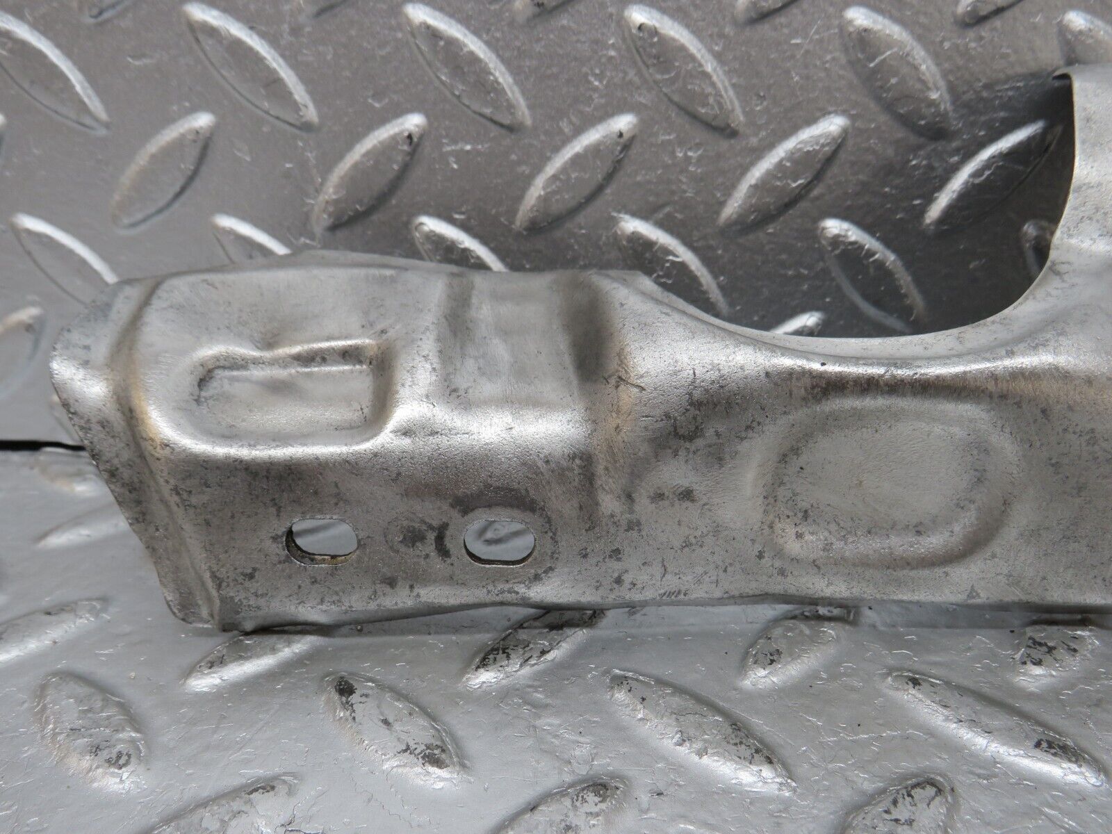 33128 Mercedes-Benz W126 380 V8 M116 Exhaust Manifold Heat Shield