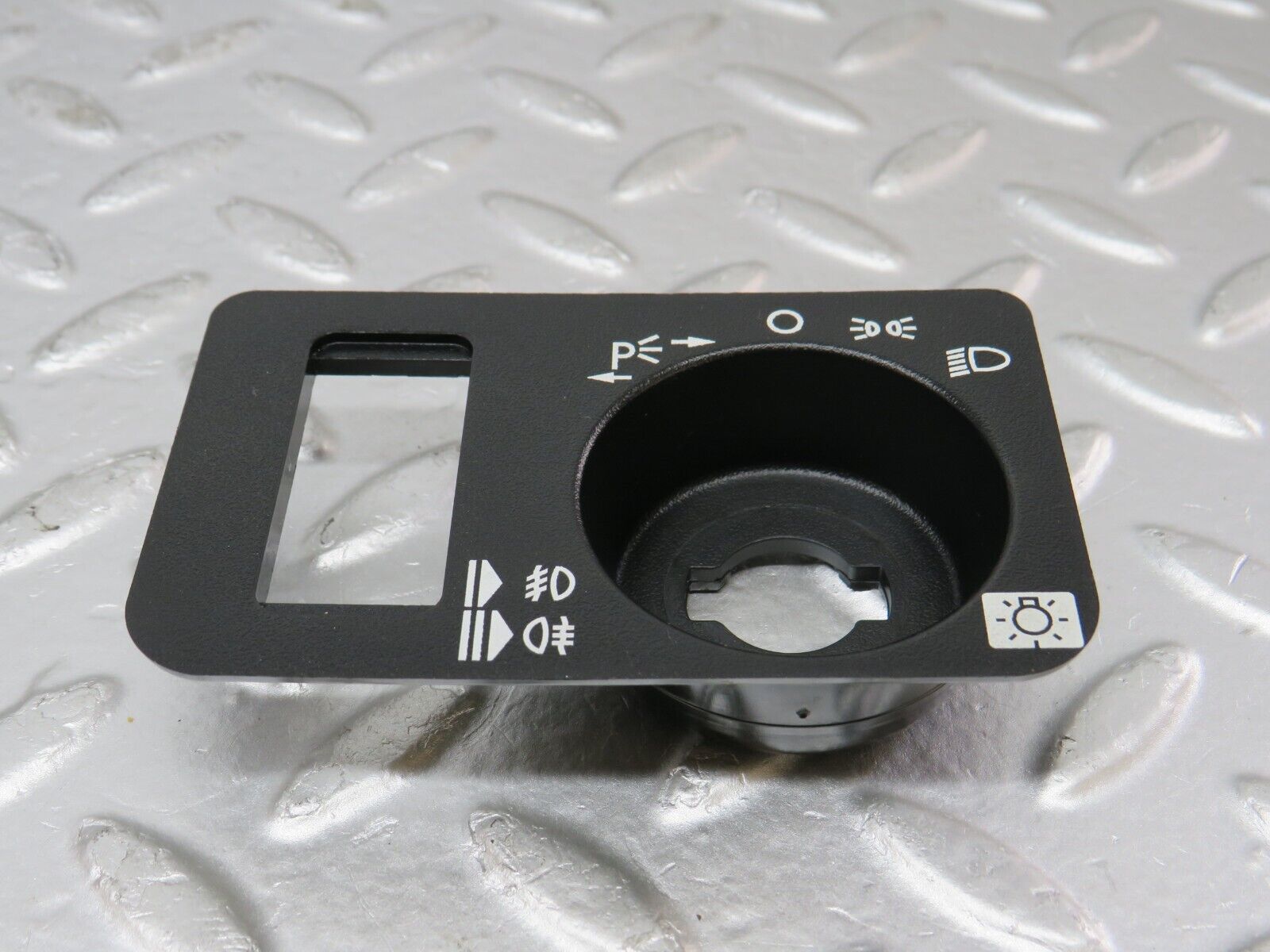 33878 Mercedes-Benz W201 190E 2.0L Headlight Switch Surround 2016890280