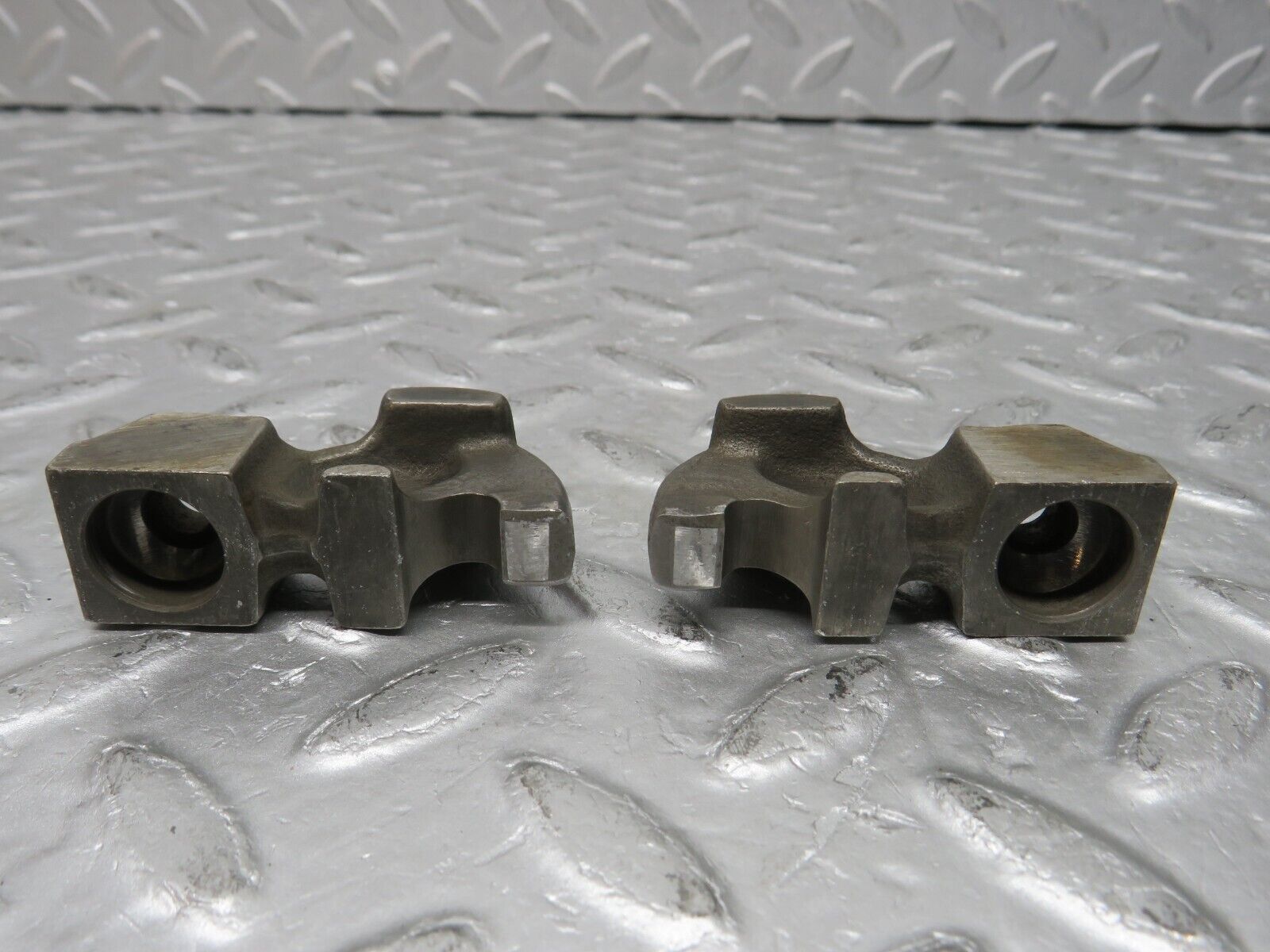 37619 Mercedes-Benz W109 300SEL Valve Rocker Arm With Spring & Tappet