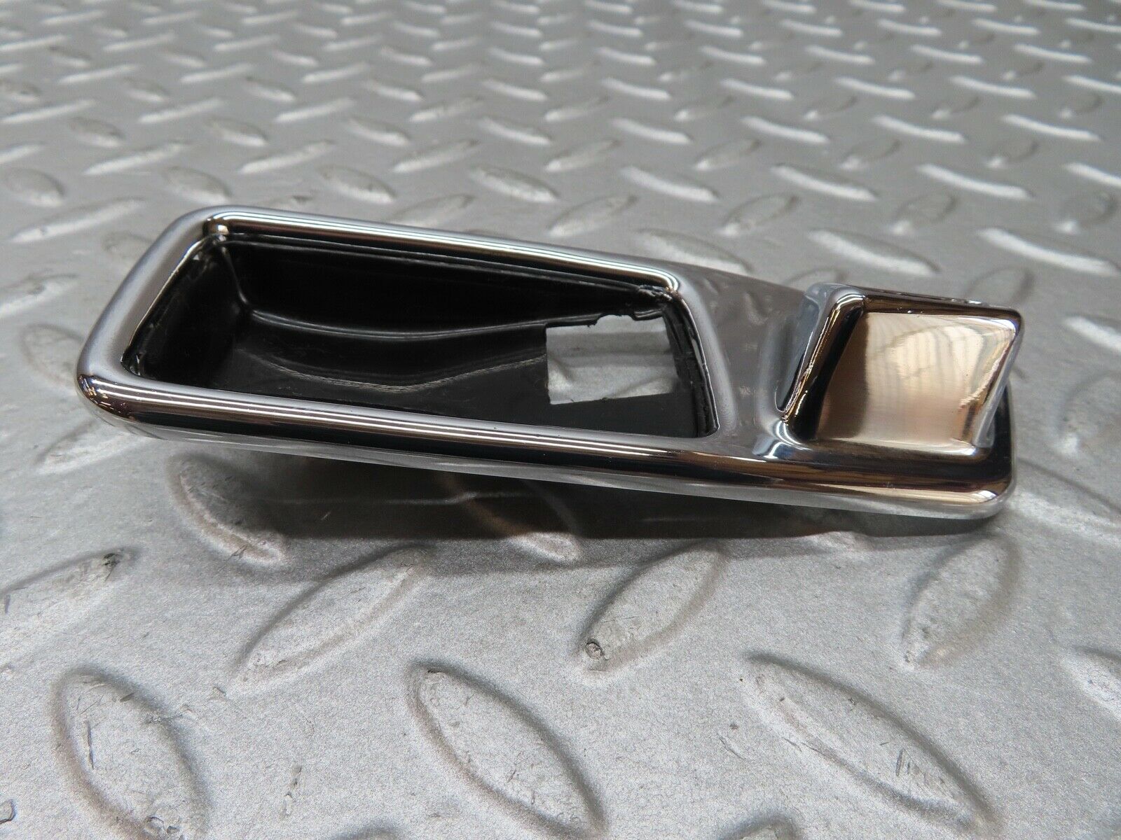 17574 Mercedes-Benz W116 450SEL Chrome Frame For Door Opener Left 1167660111