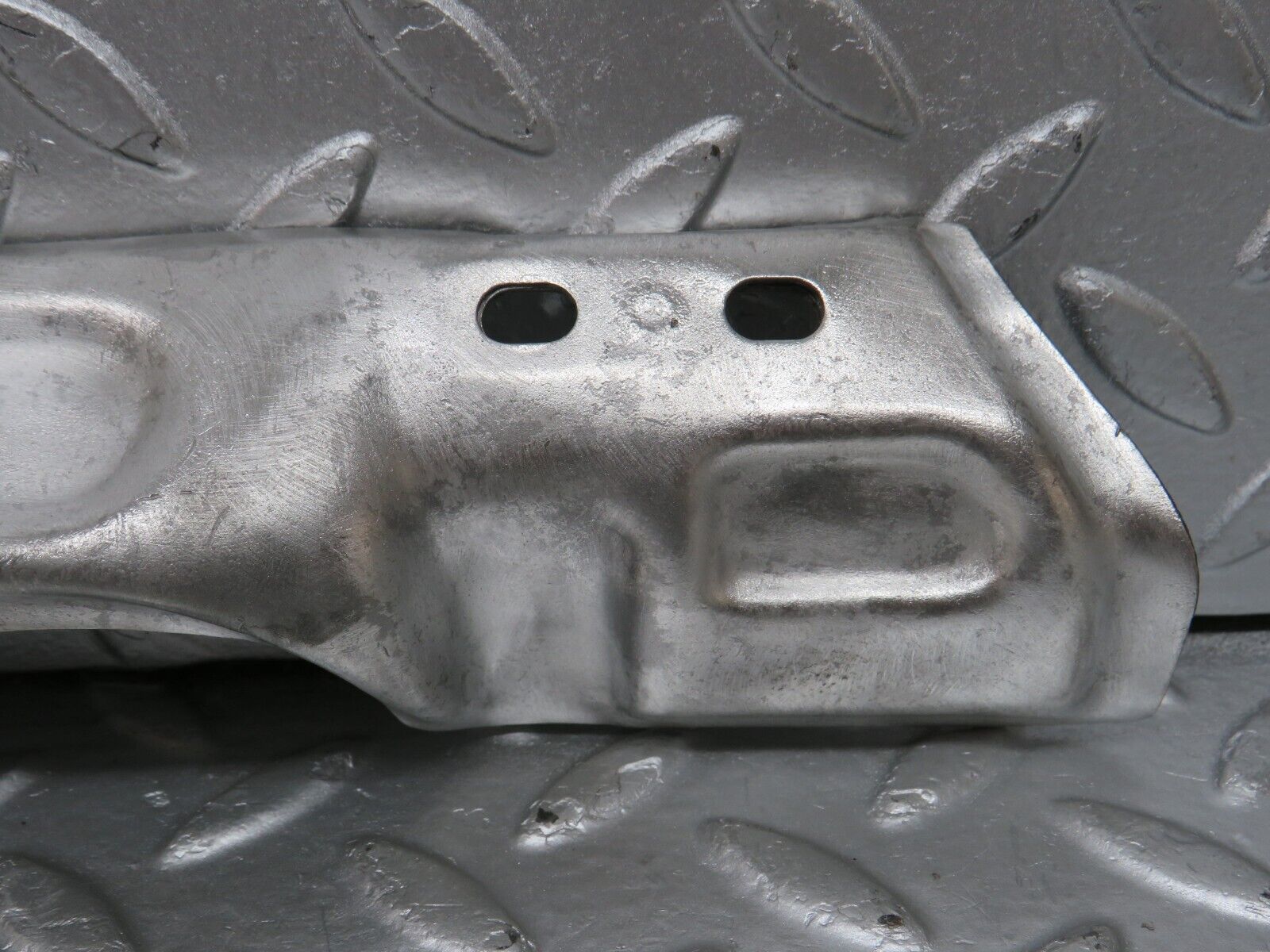 33120 Mercedes-Benz W126 380 V8 M116 Exhaust Manifold Heat Shield