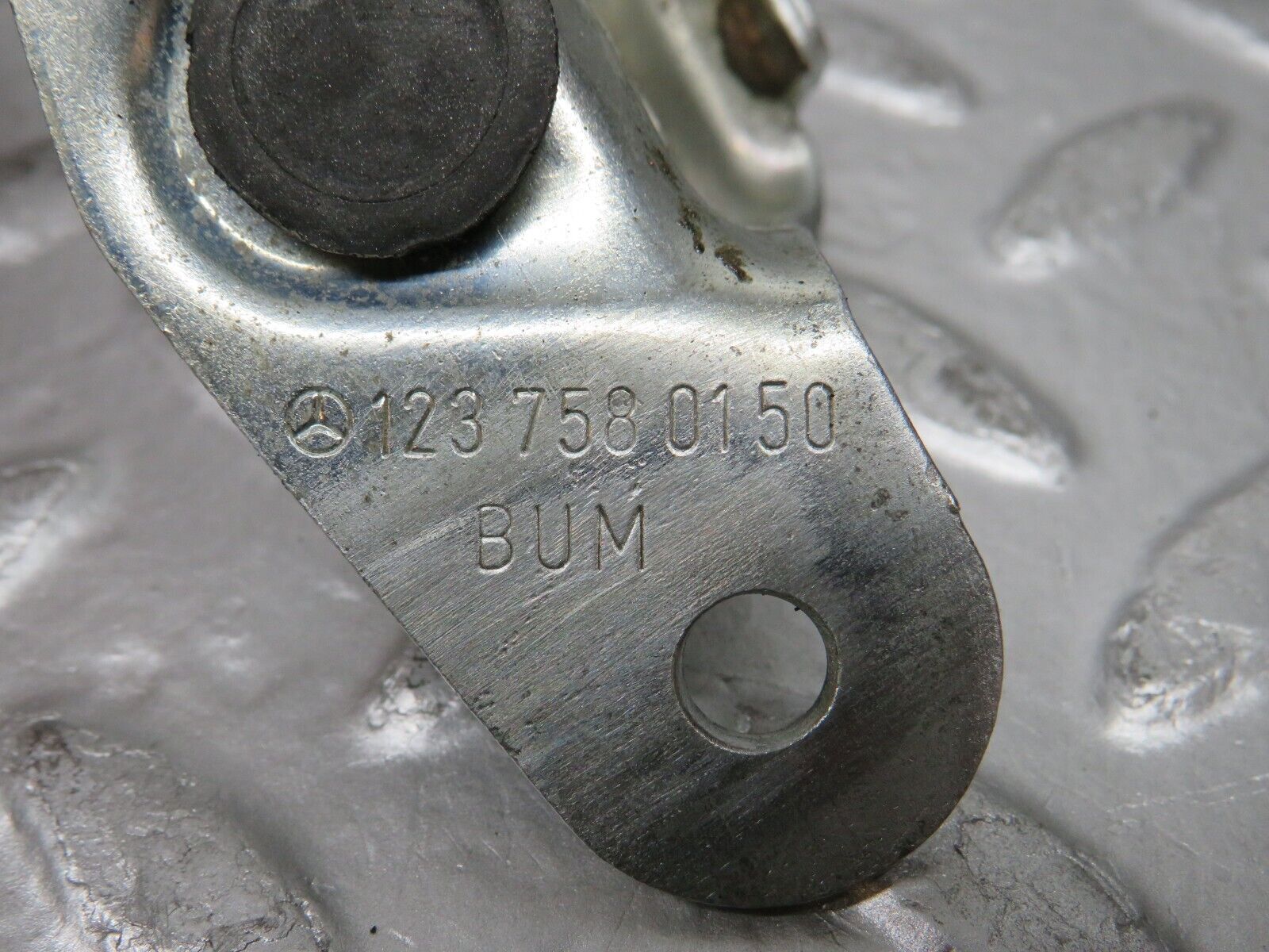 29711 Mercedes-Benz W123 230E Trunk Lock Latch 1237580150