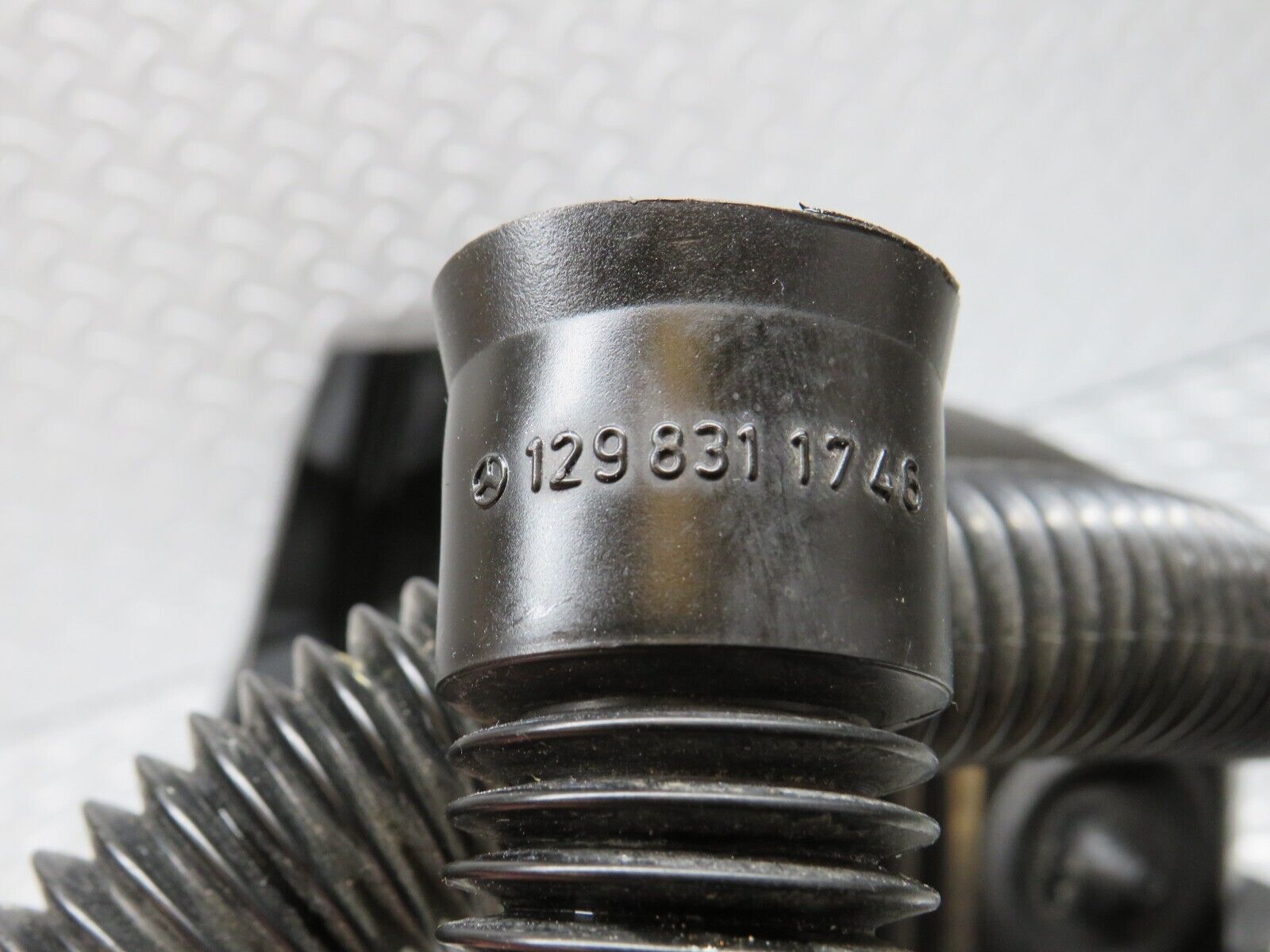 39363 Mercedes-Benz R129 320SL Coupe Heater Blower Motor Housing 1298311746