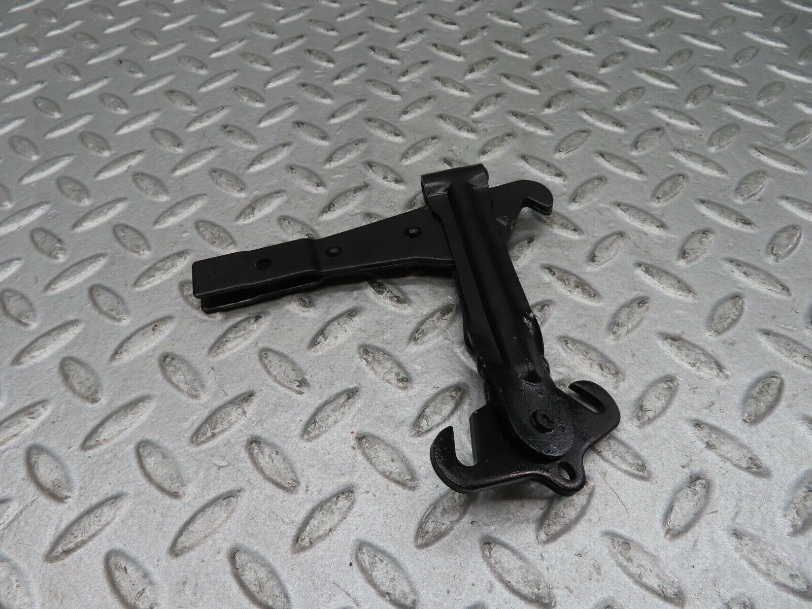 17061 Mercedes-Benz C123 280CE Coupe Handbrake Regulator