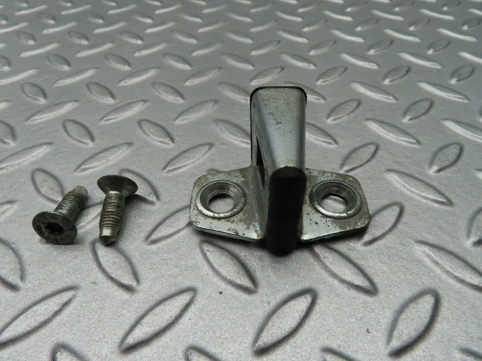 5369 Mercedes-Benz W124 230E Door Lock Latch