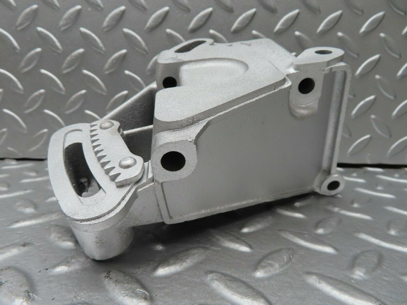 15263 Mercedes-Benz W123 230E Power Steering Pump Bracket 1234660241