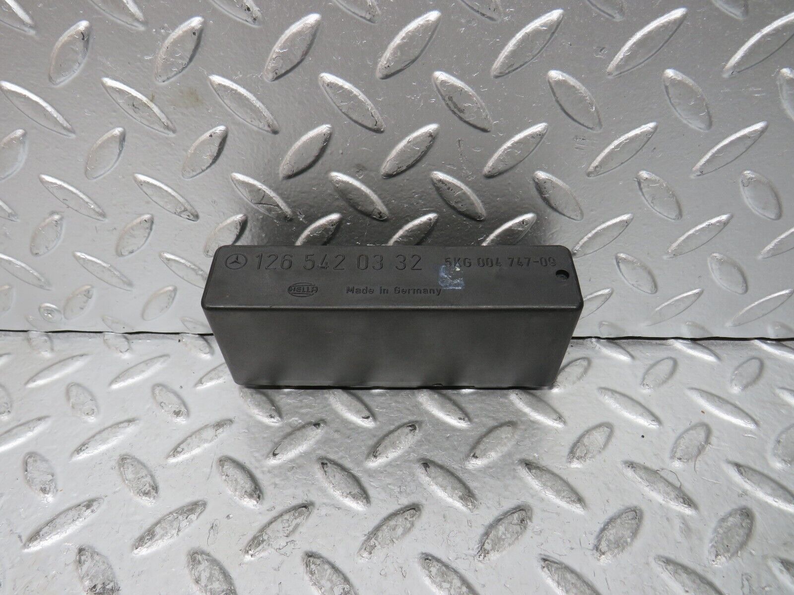 27540 Mercedes-Benz S124 300TE Wagon Headlight Control Unit Relay 1265420332