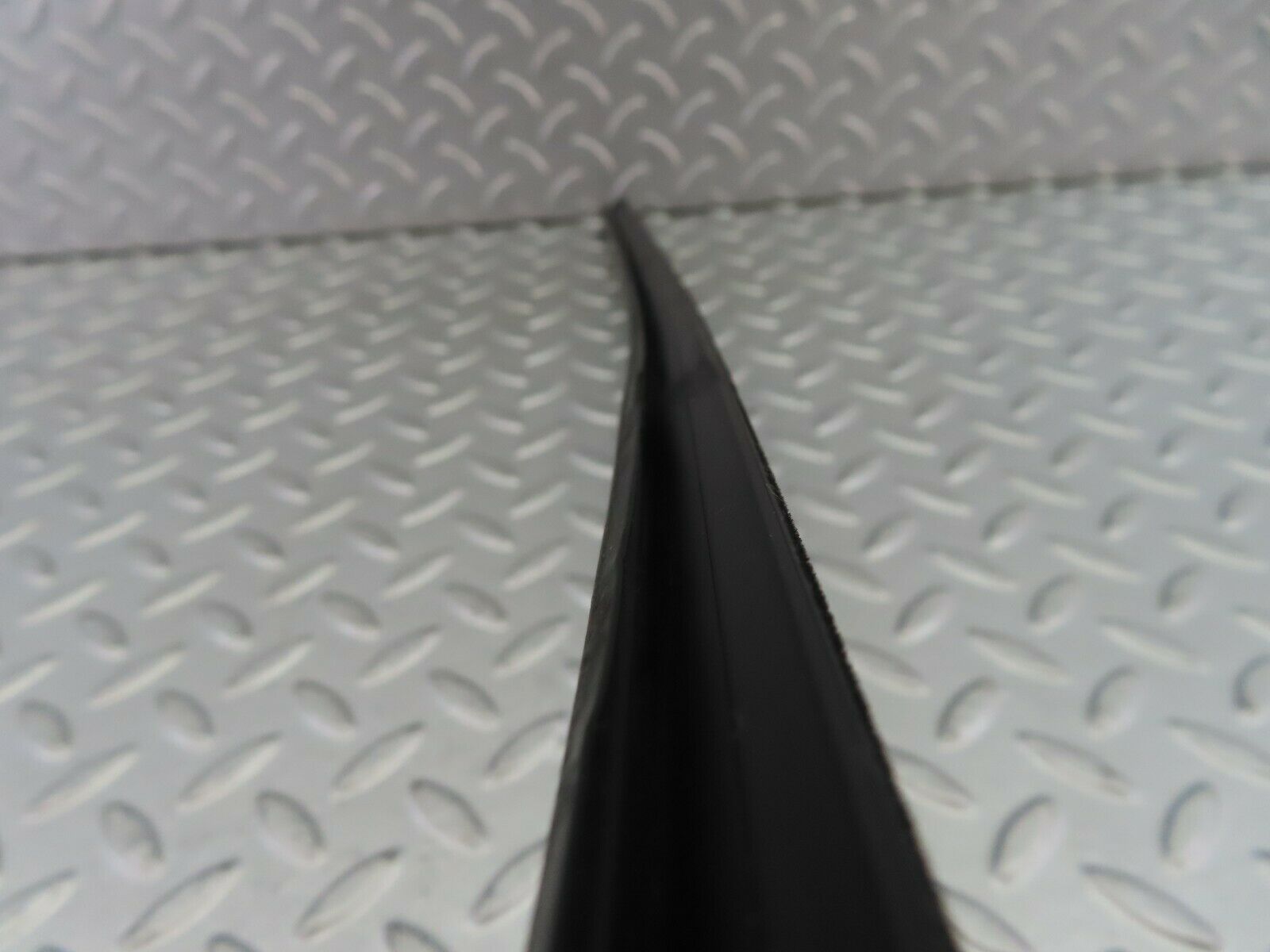 7653 Mercedes-Benz S123 230TE Wagon Window Weatherstrip Outer Seal Front Left