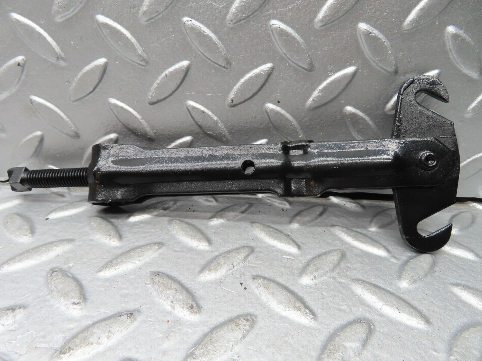 20947 Mercedes-Benz W114 250CE Coupe Handbrake Regulator