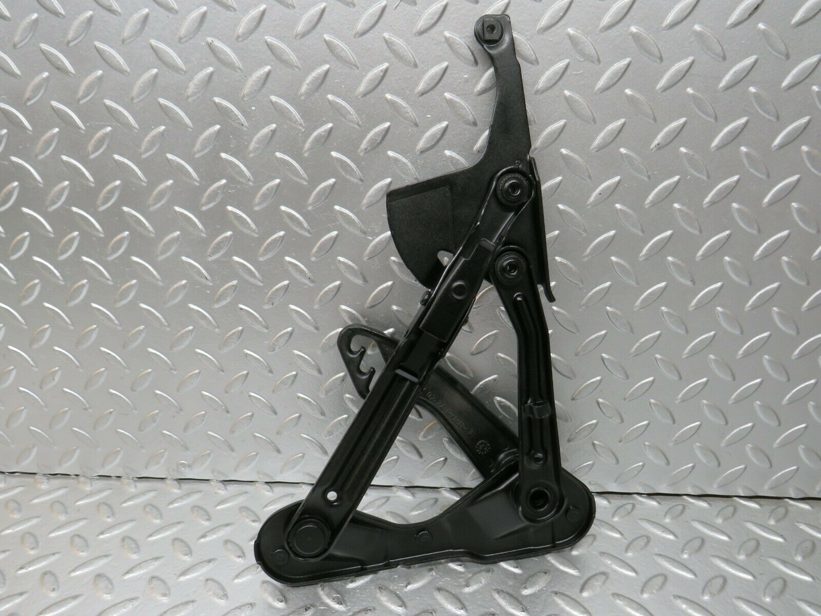 24236 Mercedes-Benz S124 220TE Wagon Bonnet Hinge Right Side 1298870274