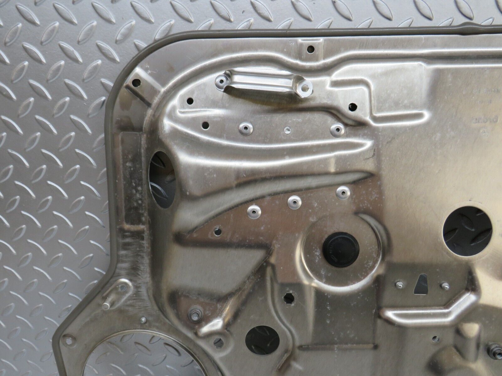 35107 Mercedes-Benz W221 Rear Left Window Regulator Support Panel