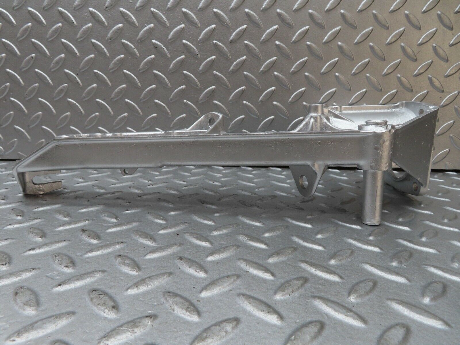 17649 Mercedes-Benz W116 450SEL Brake Pedal Bracket 1072941101