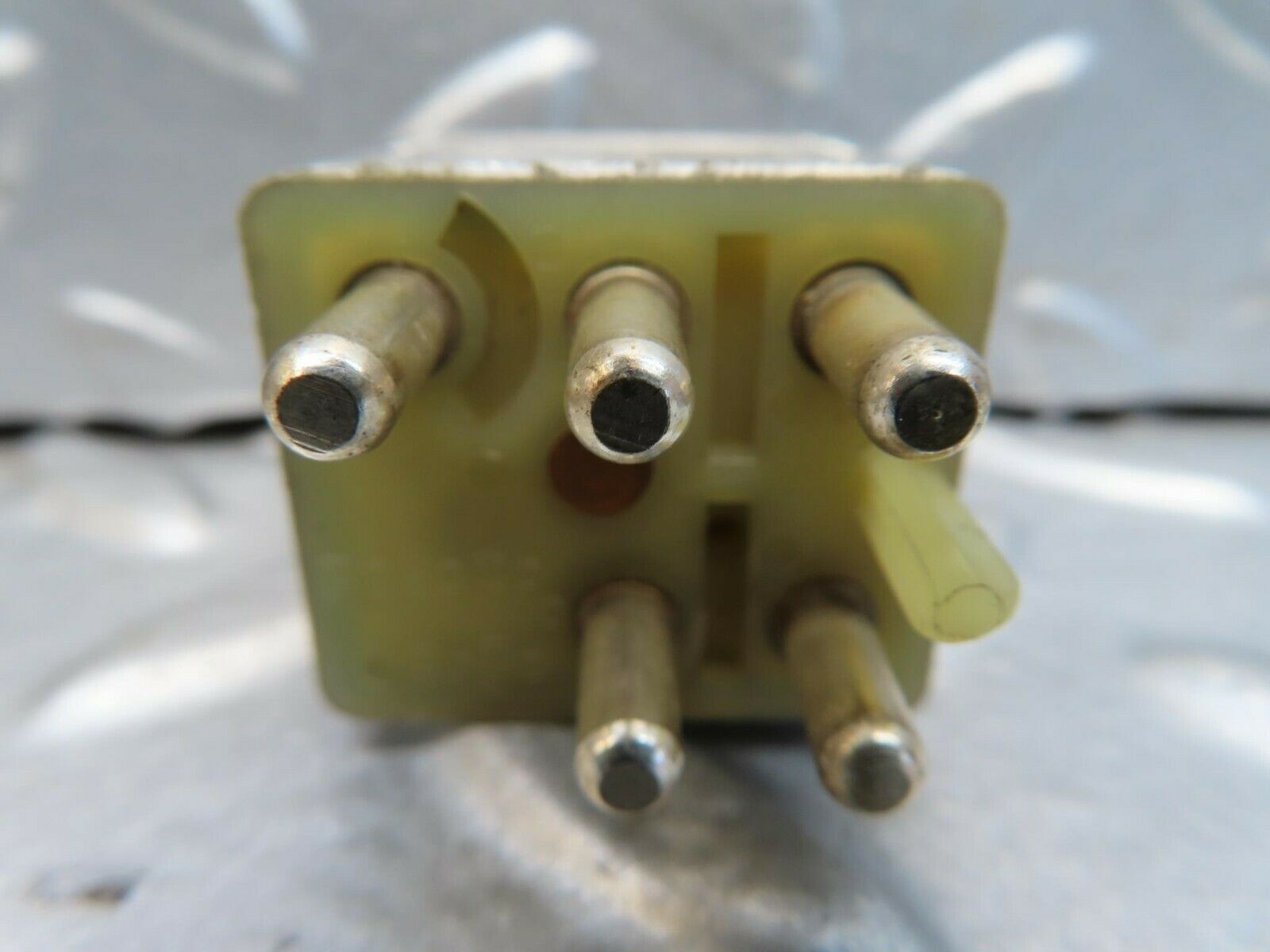 15487 Mercedes-Benz W123 230E Multi Purpose Relay 0015420219