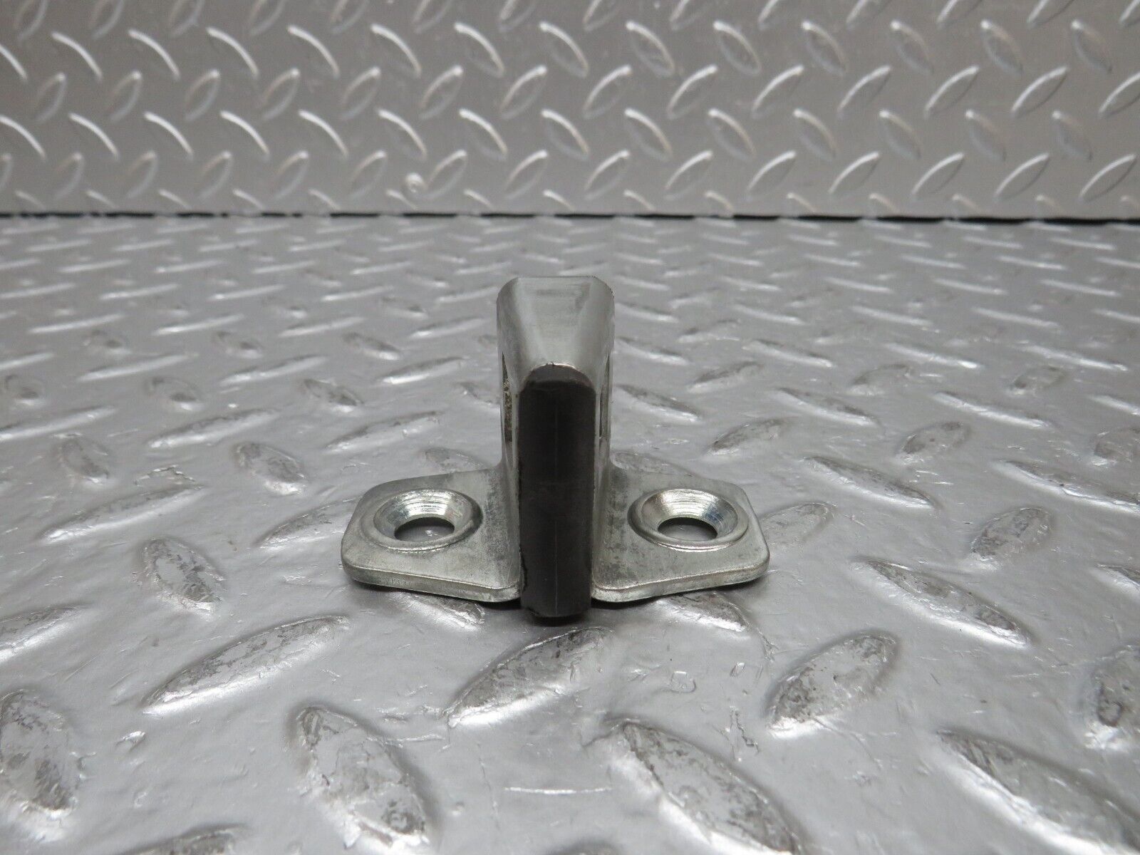 31772 Mercedes-Benz W201 190LE 1.8L Door Lock Latch