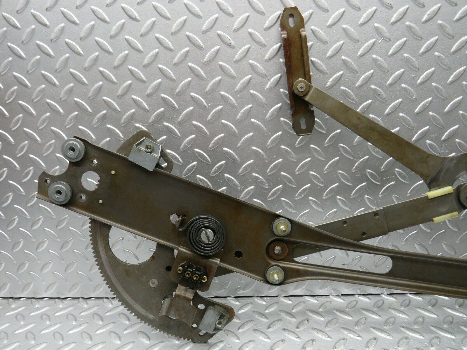 22890 Mercedes-Benz C107 450SLC Front Right Power Window Regulator 1077200846