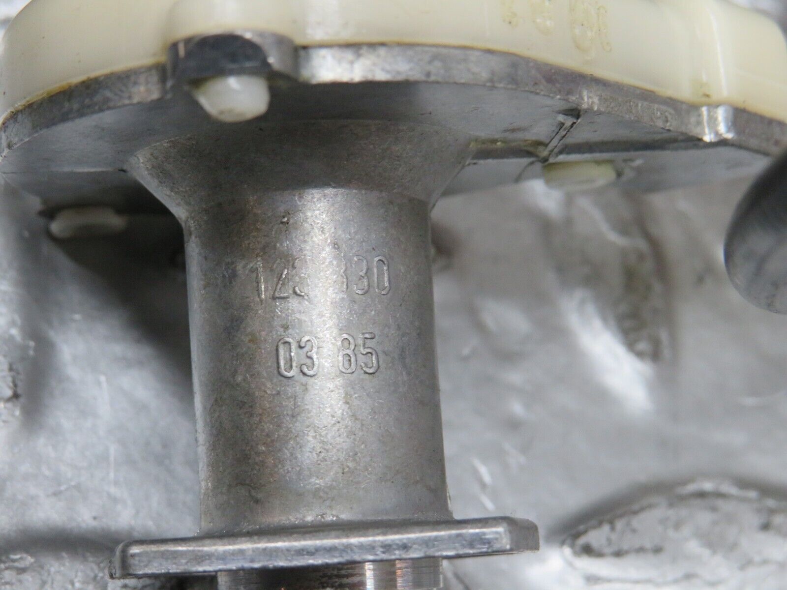 29777 Mercedes-Benz W123 230E Heater Regulator 1233300385