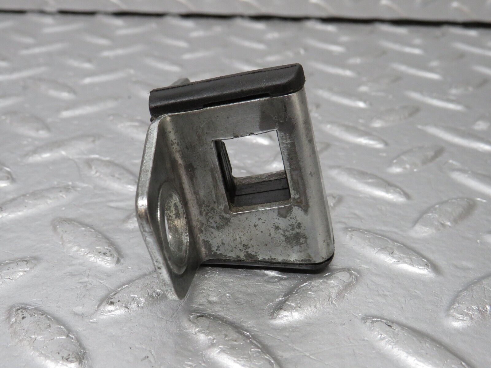 33681 Mercedes-Benz W201 190E 2.0L Door Lock Latch