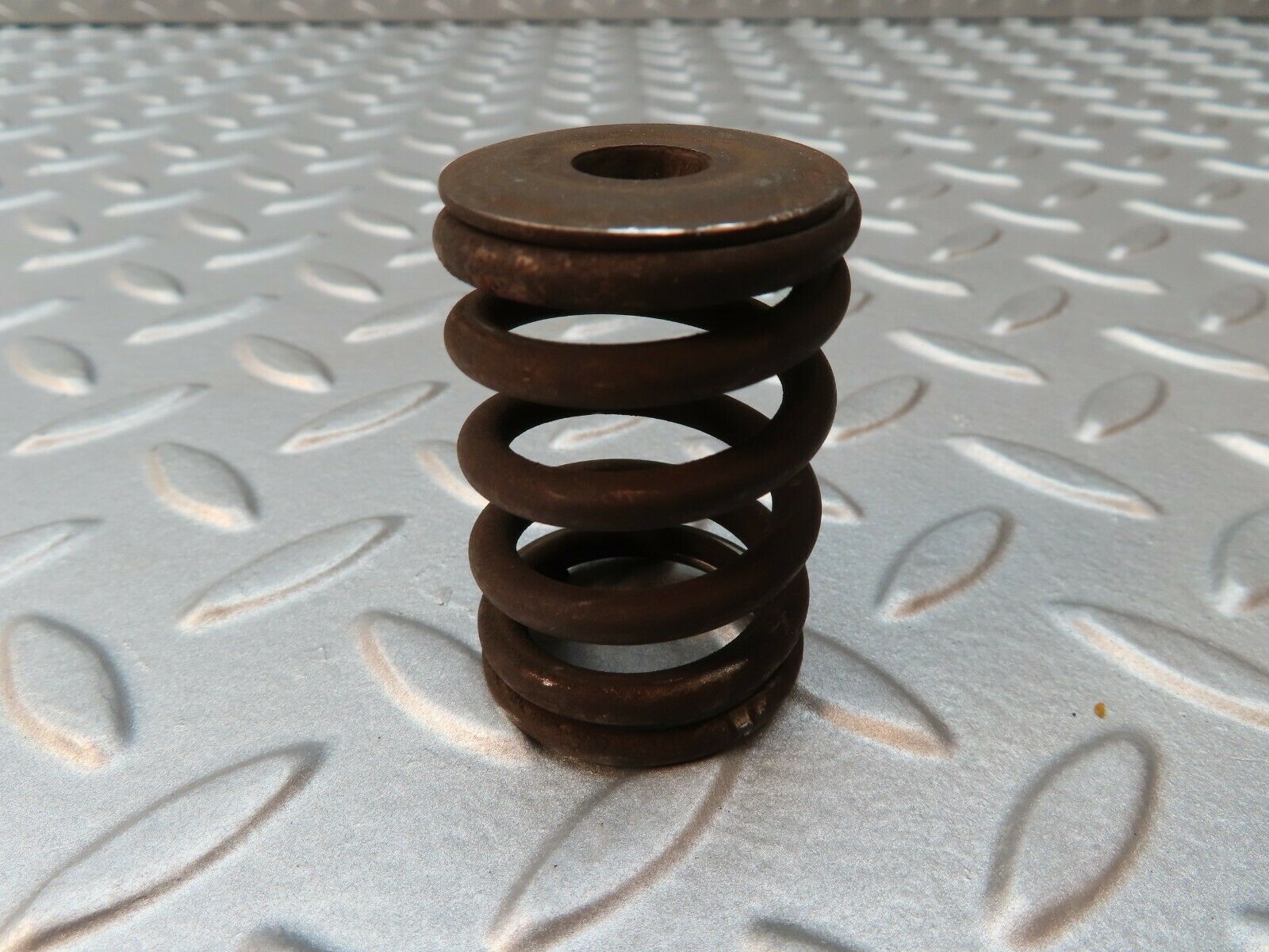 4014 Mercedes-Benz S123 200T Wagon Engine Valve Spring