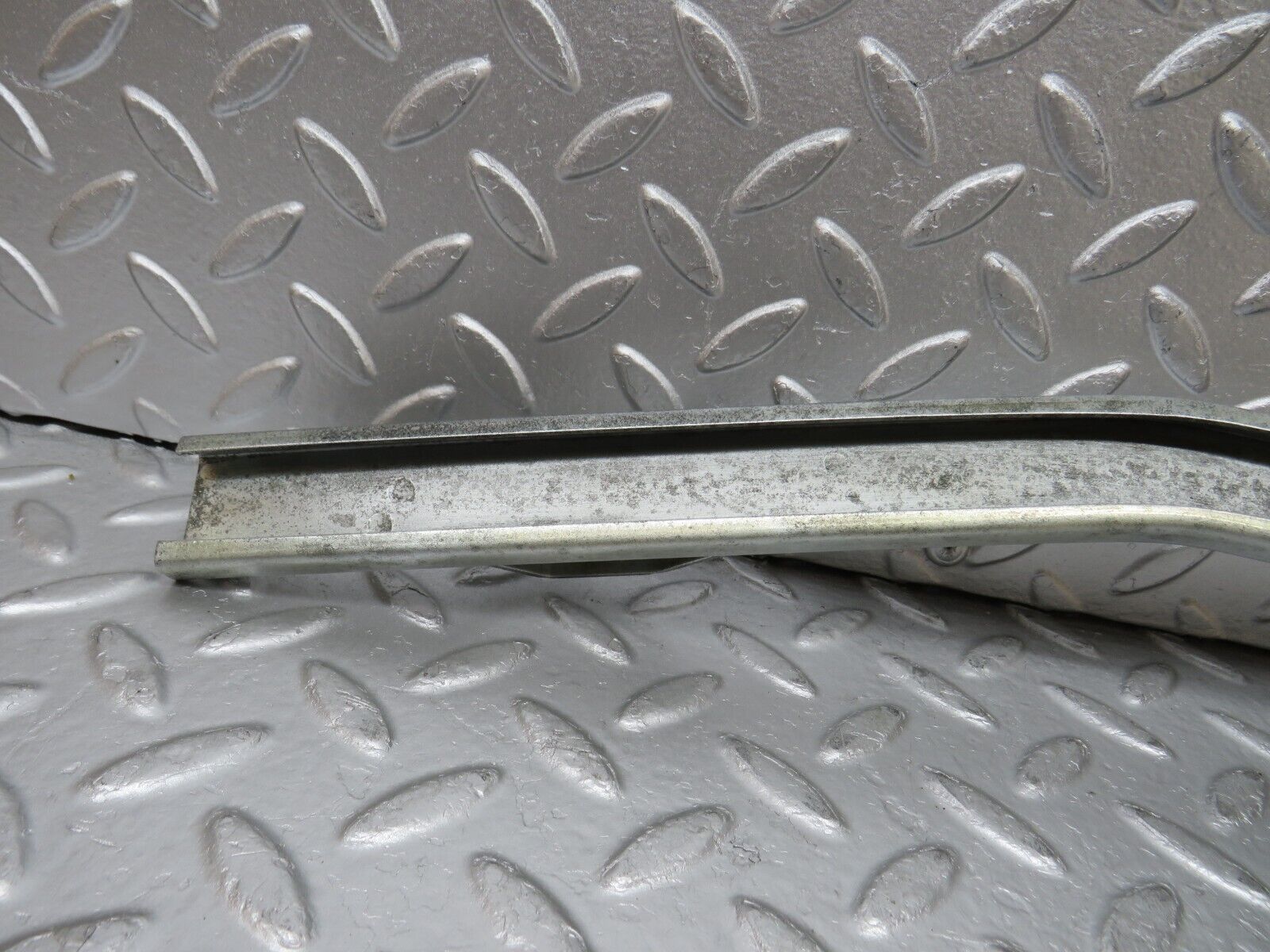 0756 Mercedes-Benz C107 350SLC Coupe Rear Left Window Channel