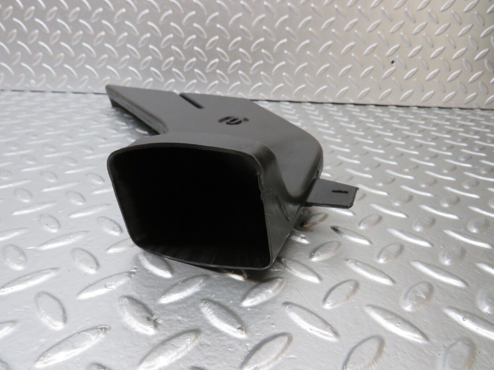 25137 Mercedes-Benz W201 190D Air Duct Heater Ventilation Right 2018312246