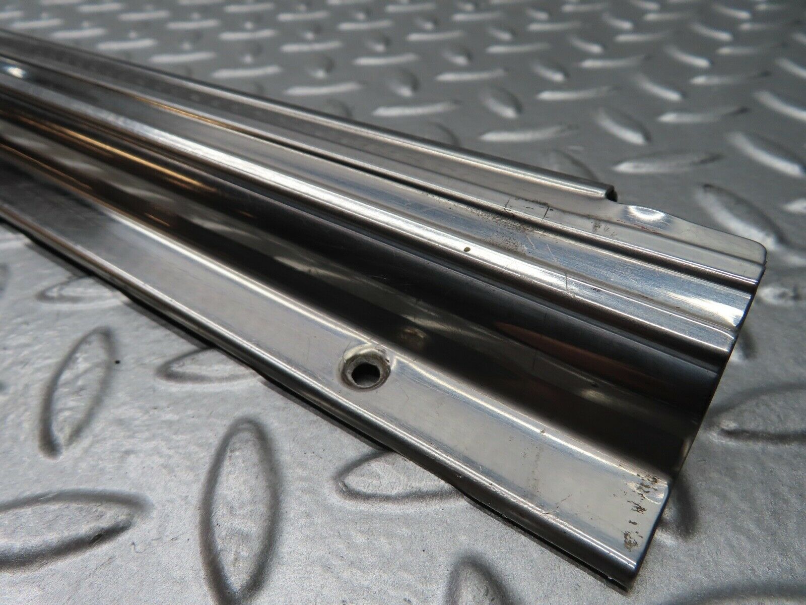 20818 Mercedes-Benz W114 250CE Coupe Right Door Sill Chrome