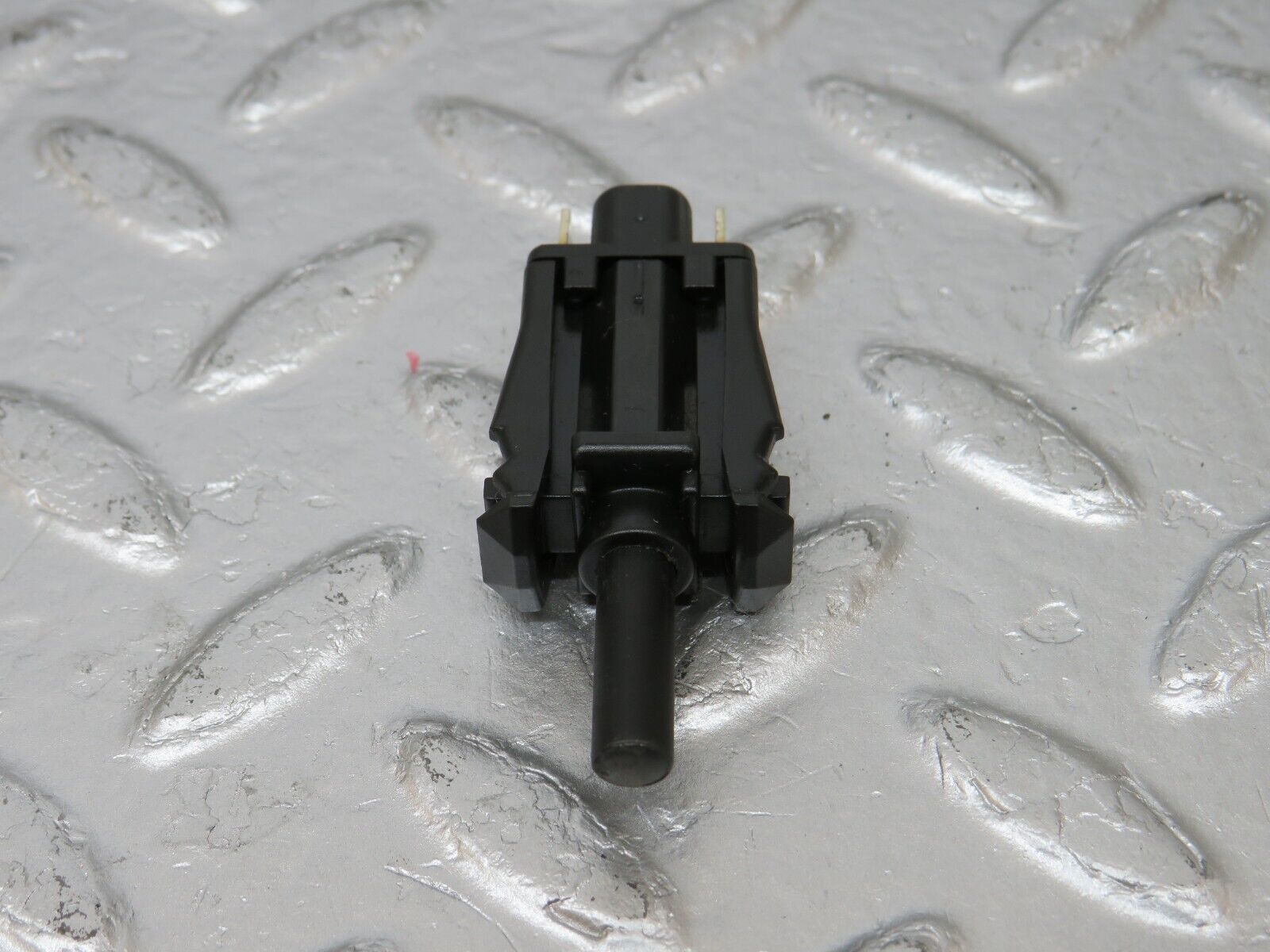 34137 Mercedes-Benz W124 260E Door Contact Switch 0015458714