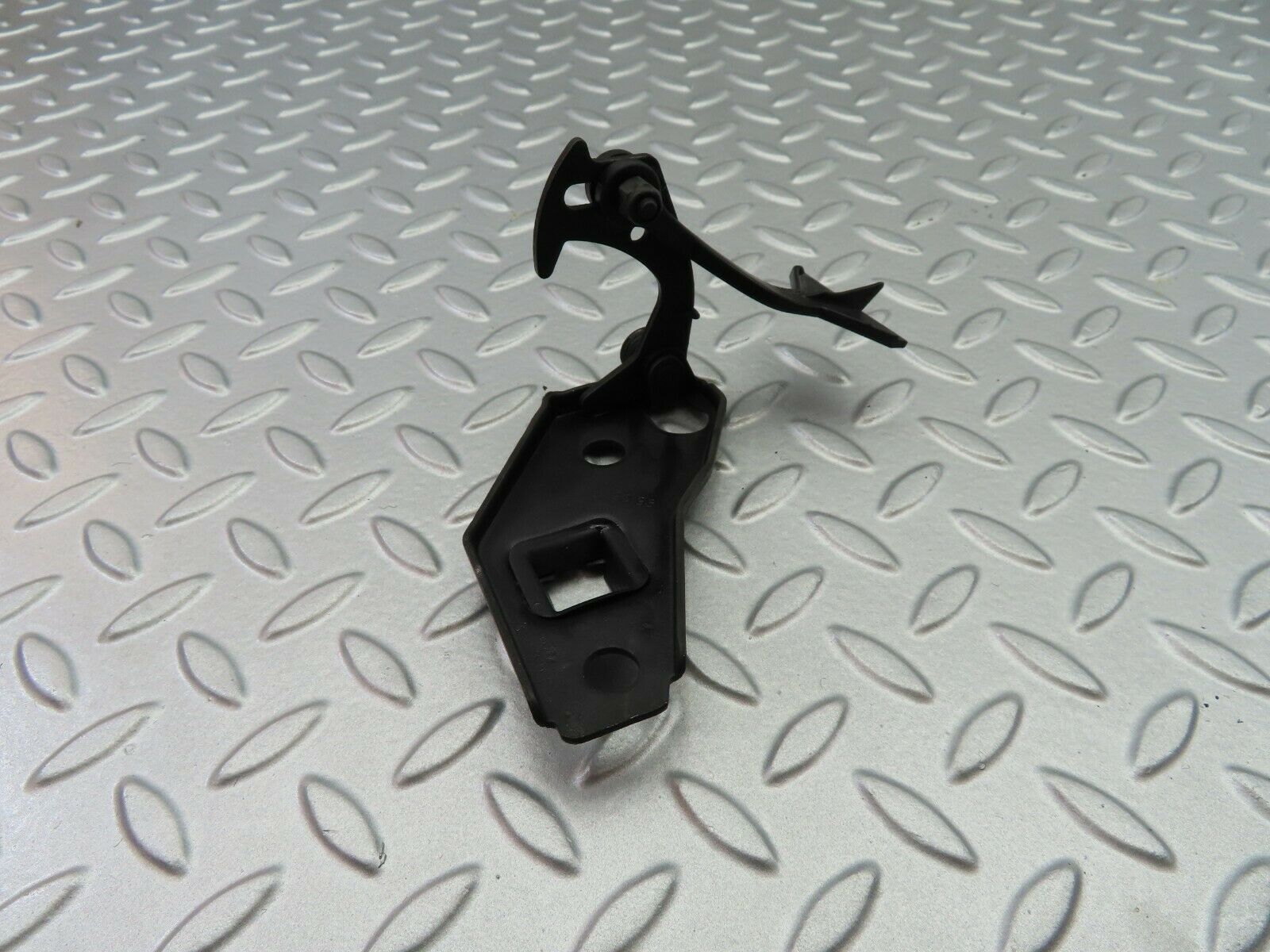 6808 Mercedes-Benz S124 E220 Wagon Hood Release Latch 1248800360