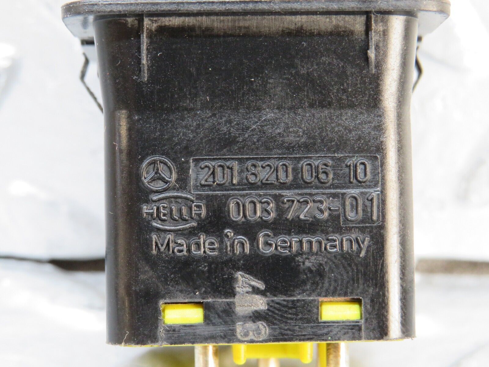 28344 Mercedes-Benz S123 240D Wagon Mirror Control Switch Hella 2018200610