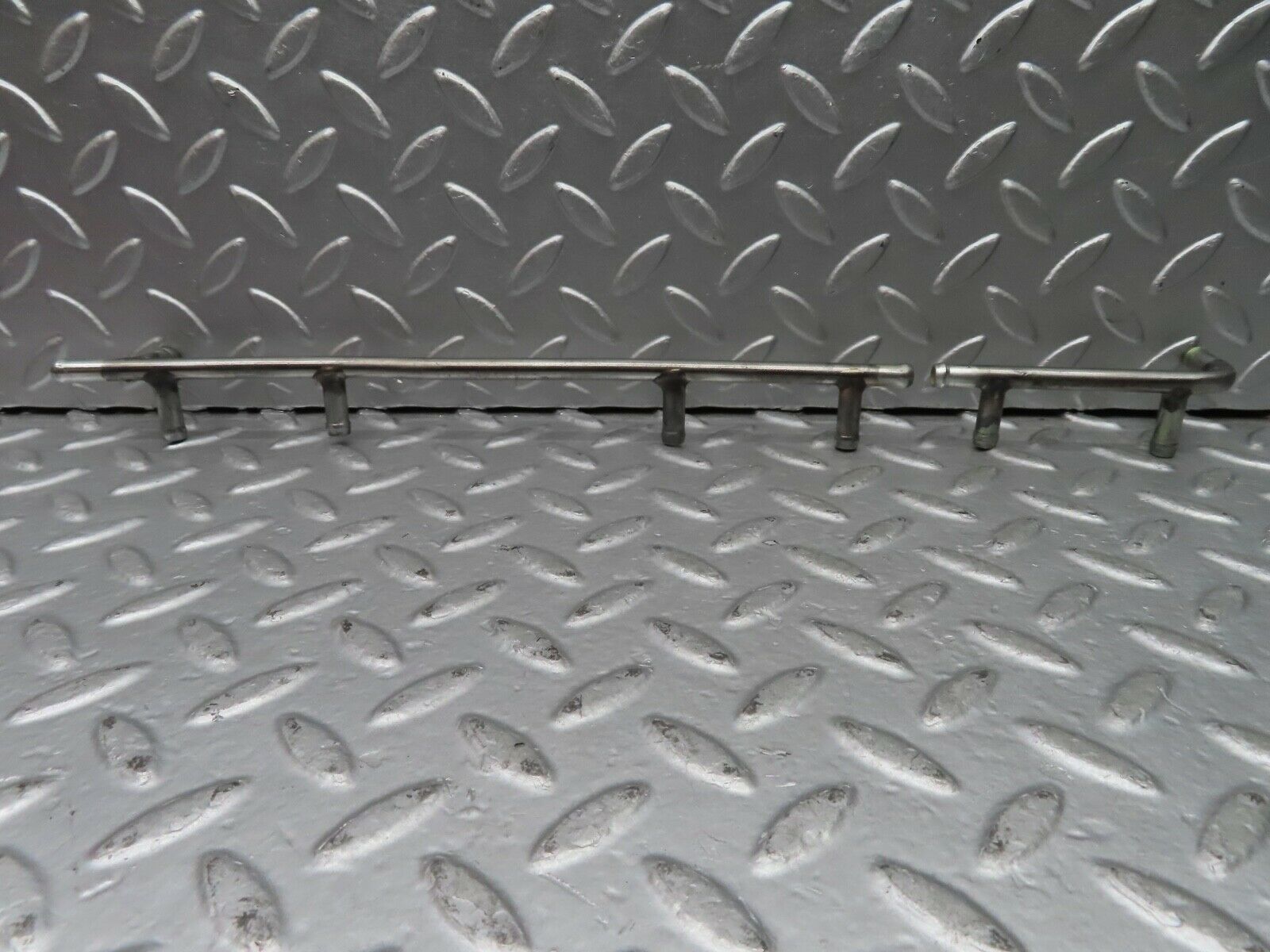 20917 Mercedes-Benz W114 250CE Coupe Fuel Injector Pipe